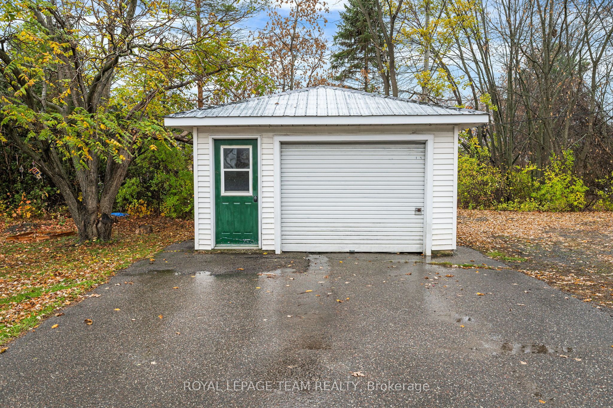 266 Daniel St S Property Photo 39