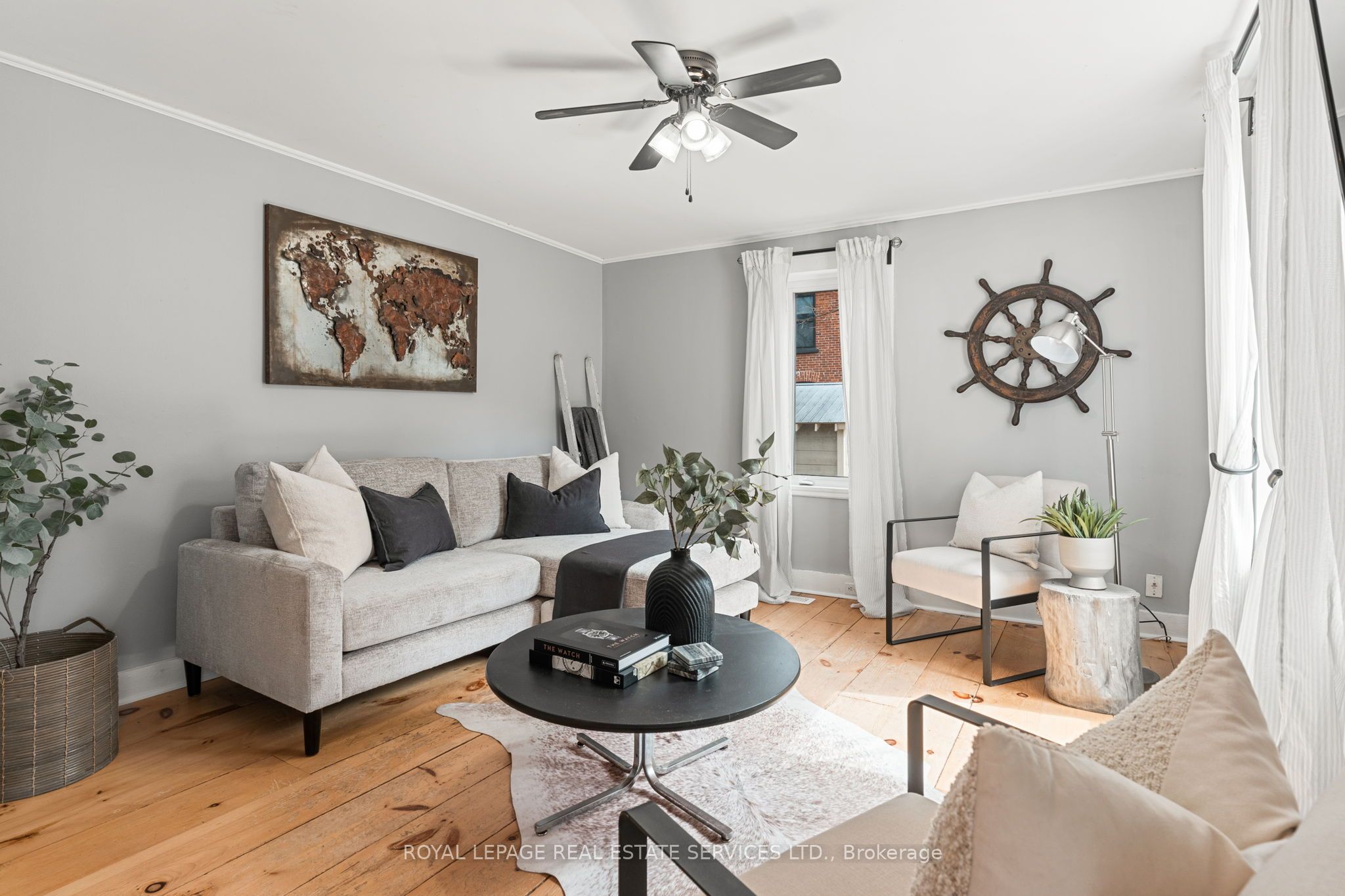 24 Louisa Street W Property Photo 2