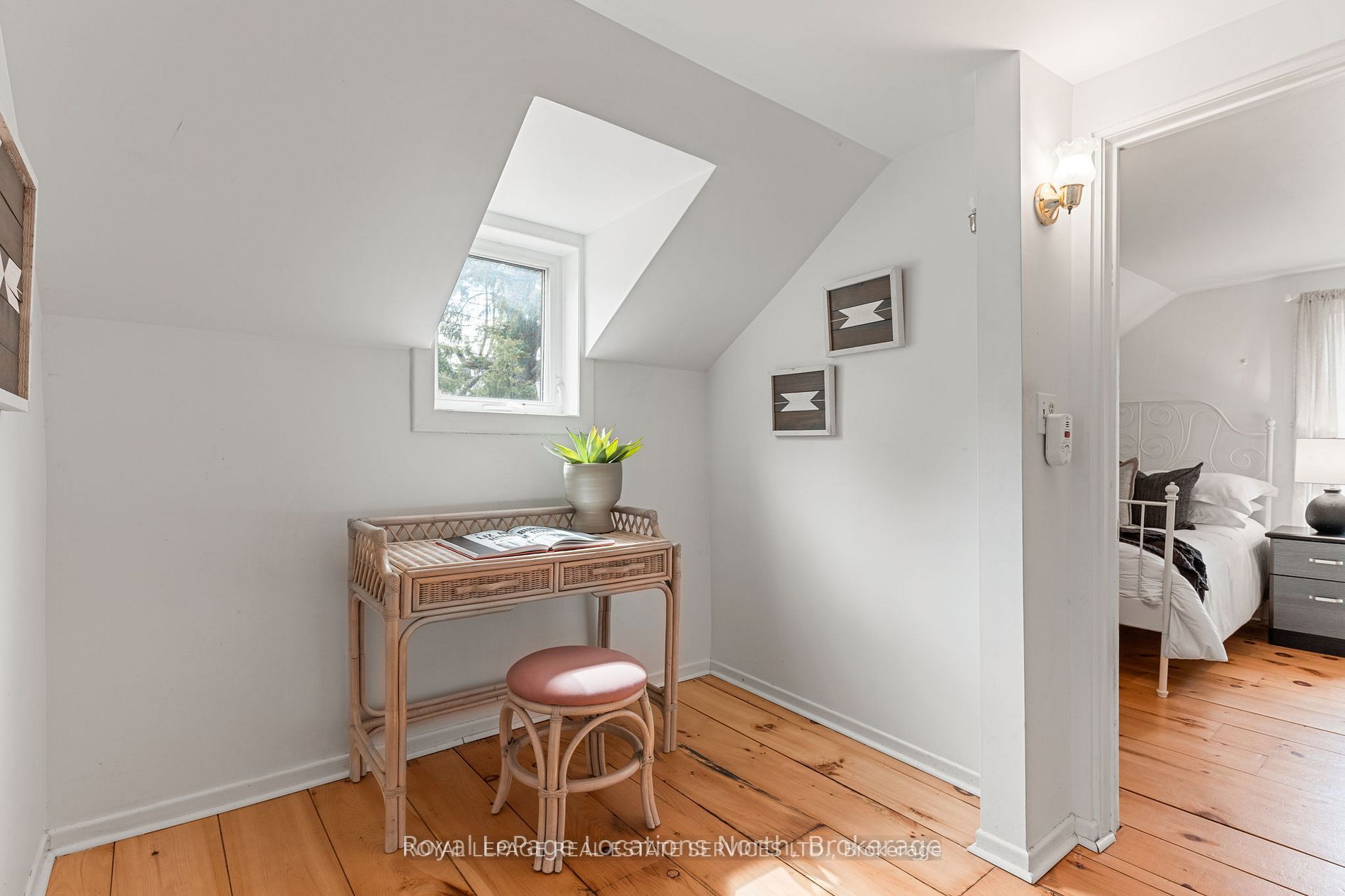 24 Louisa Street W Property Photo 11