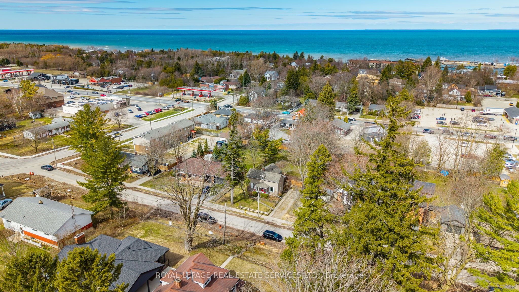 24 Louisa Street W Property Photo 18