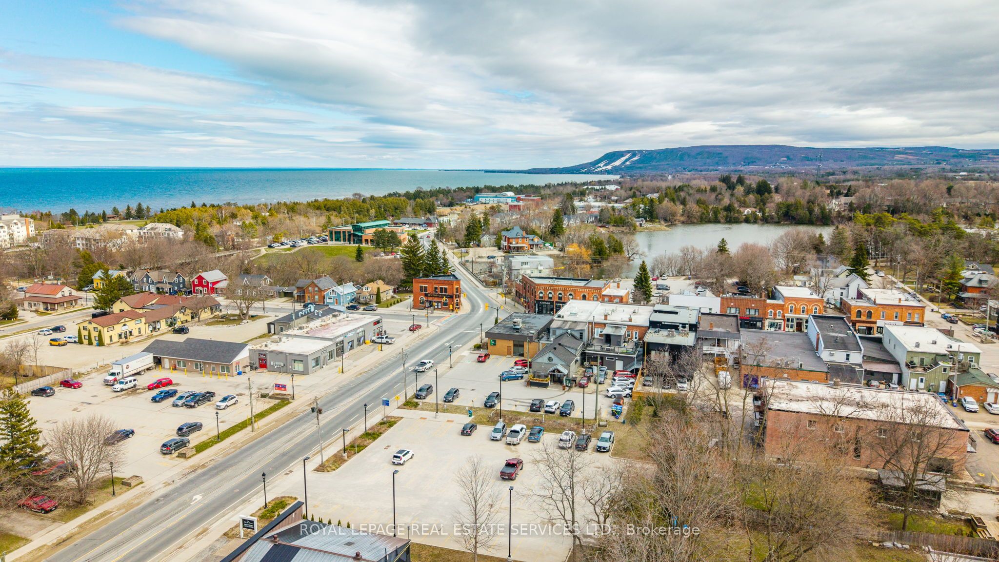 24 Louisa Street W Property Photo 19