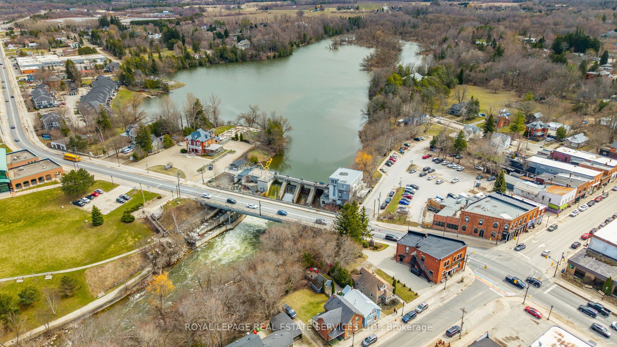 24 Louisa Street W Property Photo 20