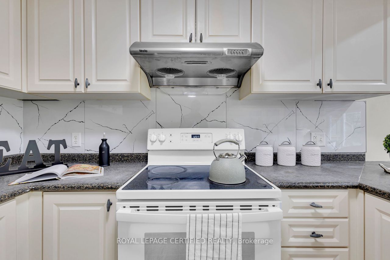 140 Windflower Drive Property Photo 5