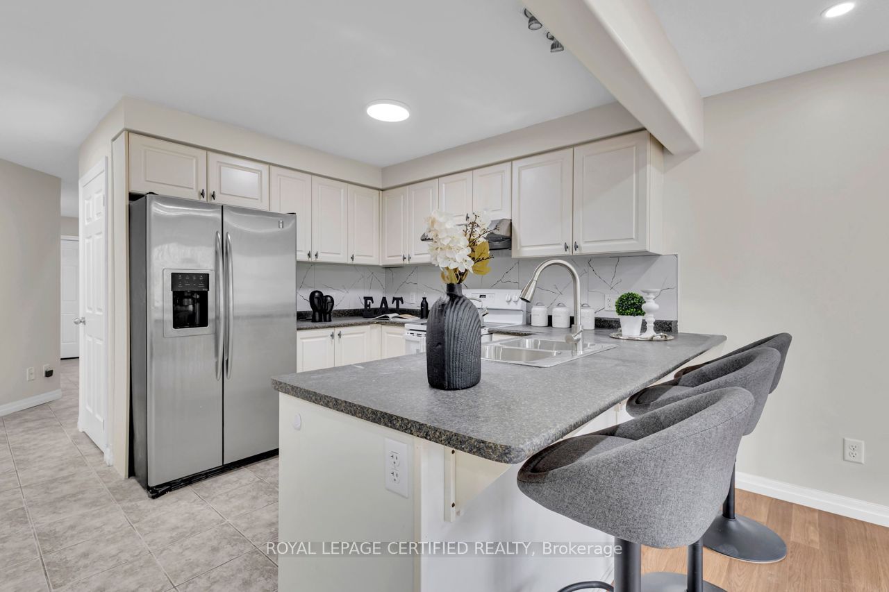 140 Windflower Drive Property Photo 6