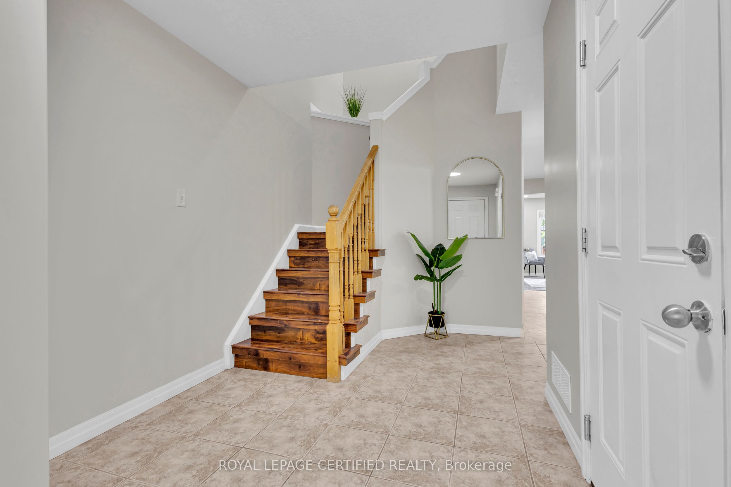 140 Windflower Drive Property Photo 13