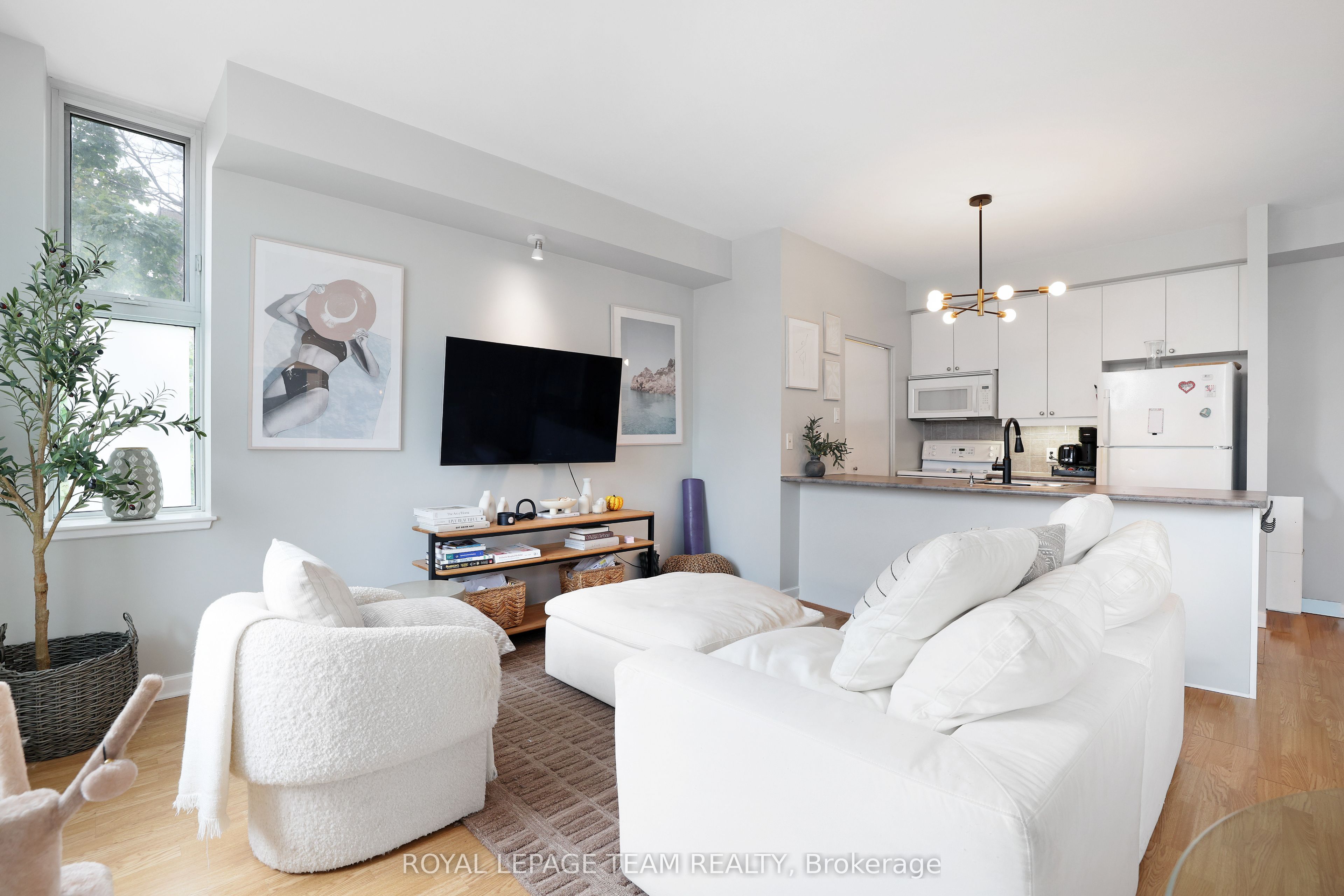 150 Caroline Avenue 201 Property Photo 2