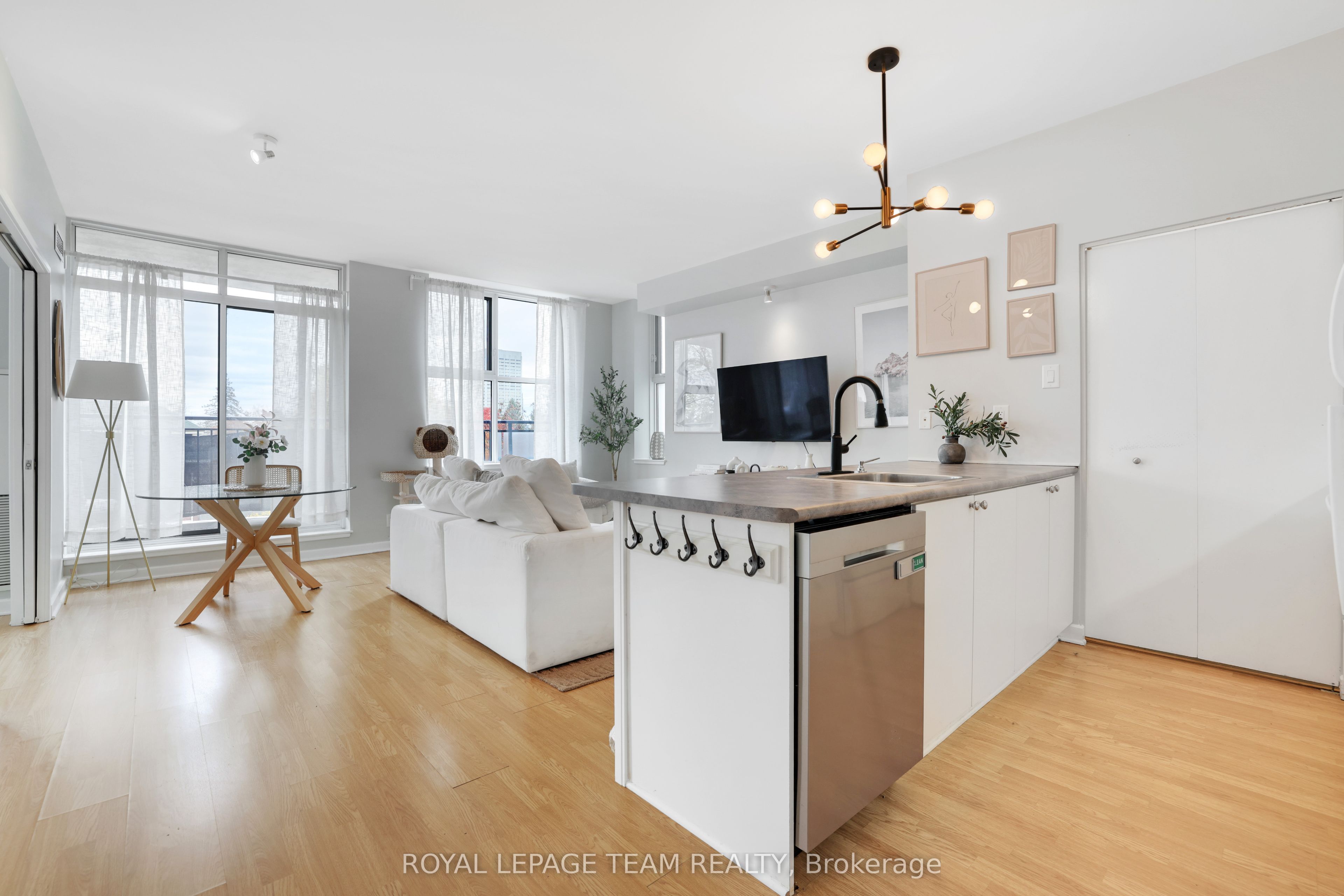 150 Caroline Avenue 201 Property Photo 6