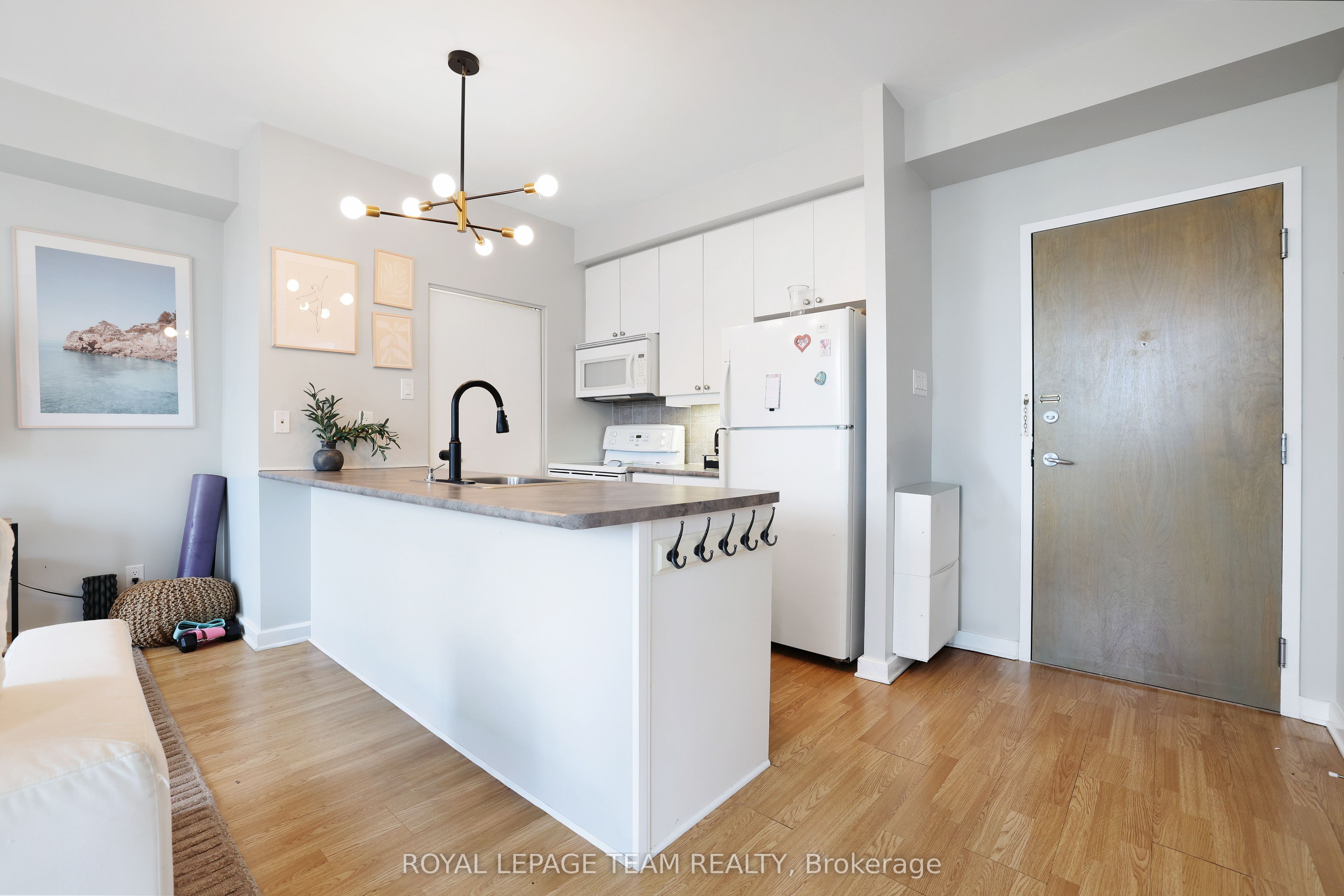 150 Caroline Avenue 201 Property Photo 9