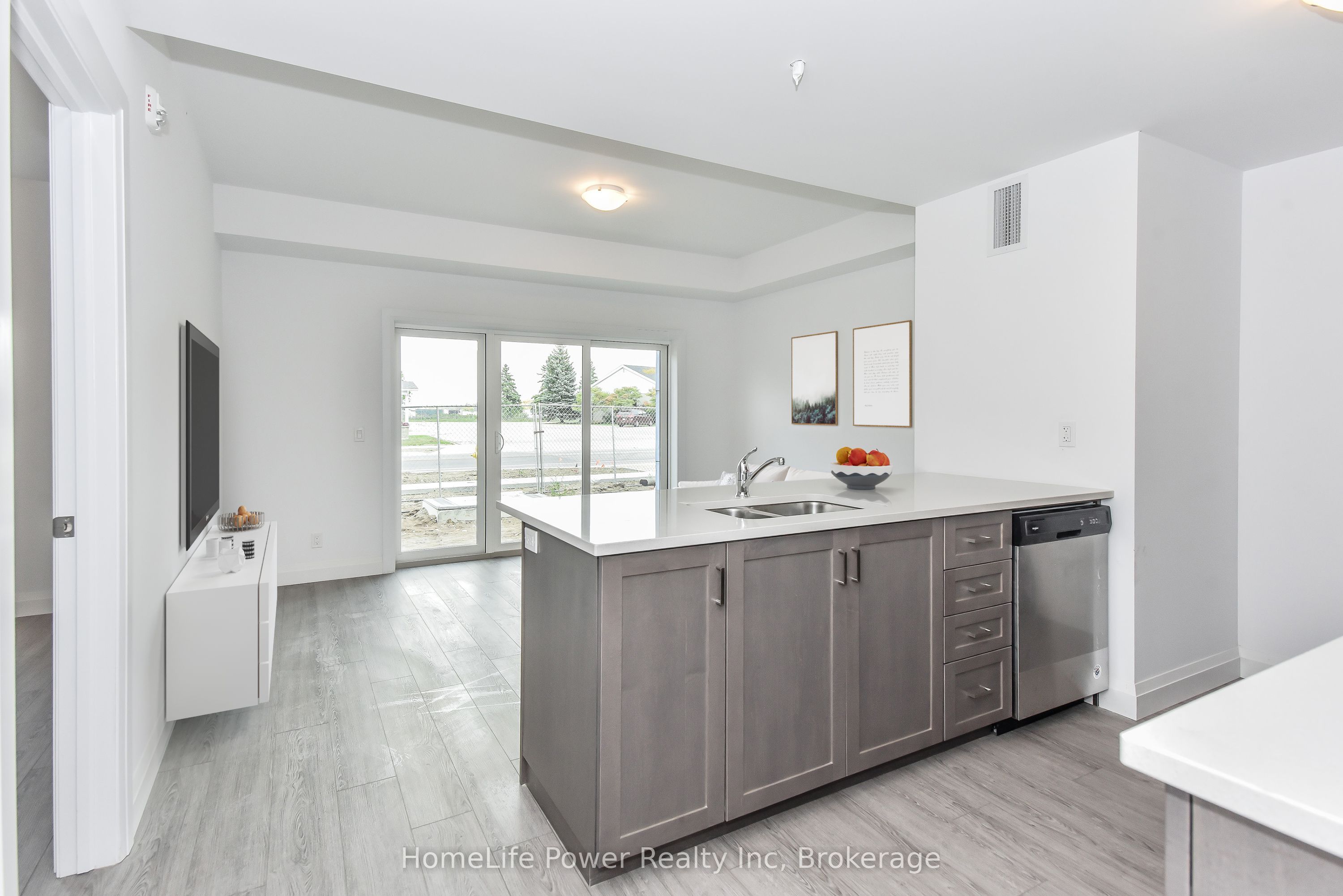 170 Northumberland Road W 402 Property Photo 4