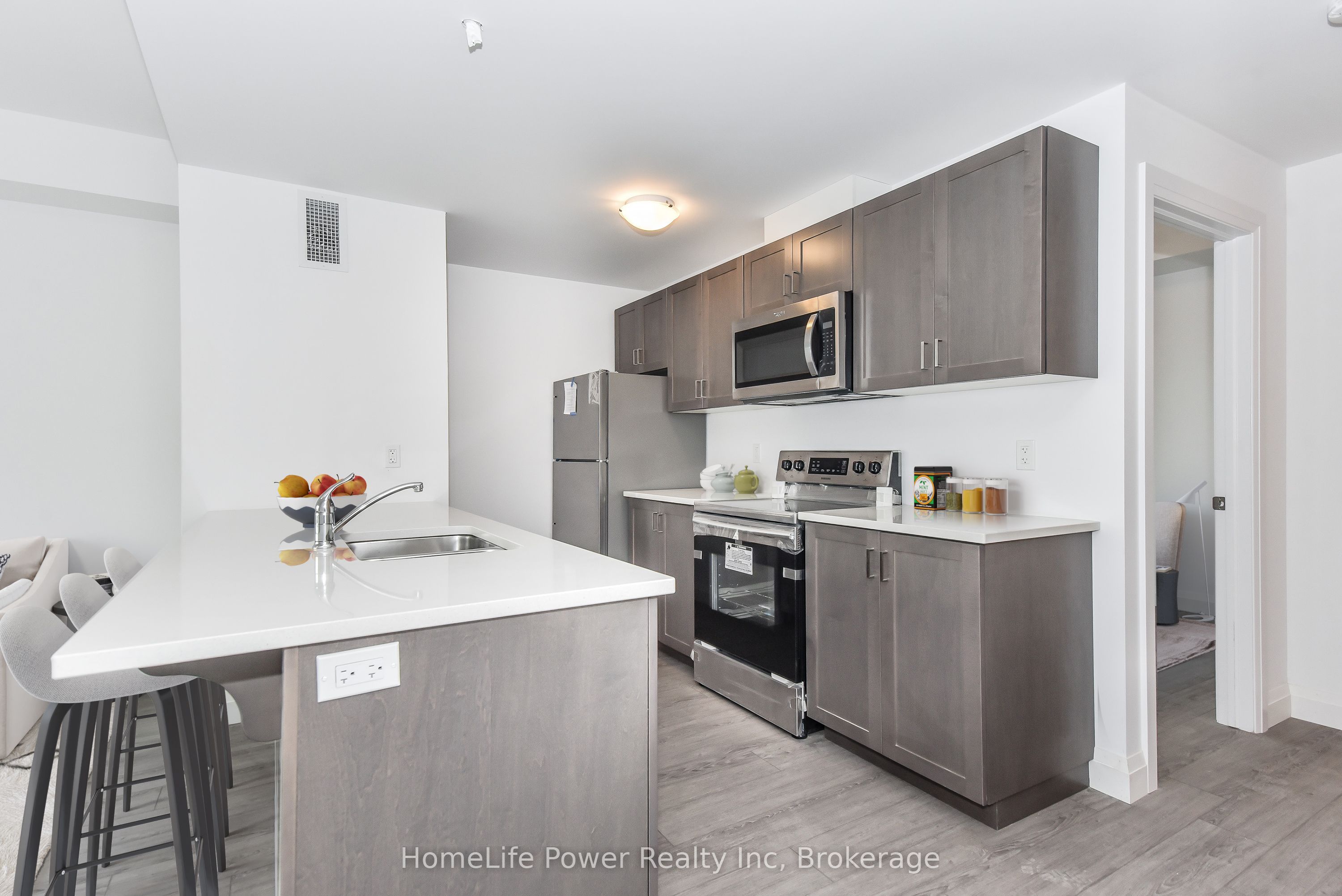 170 Northumberland Road W 402 Property Photo 6