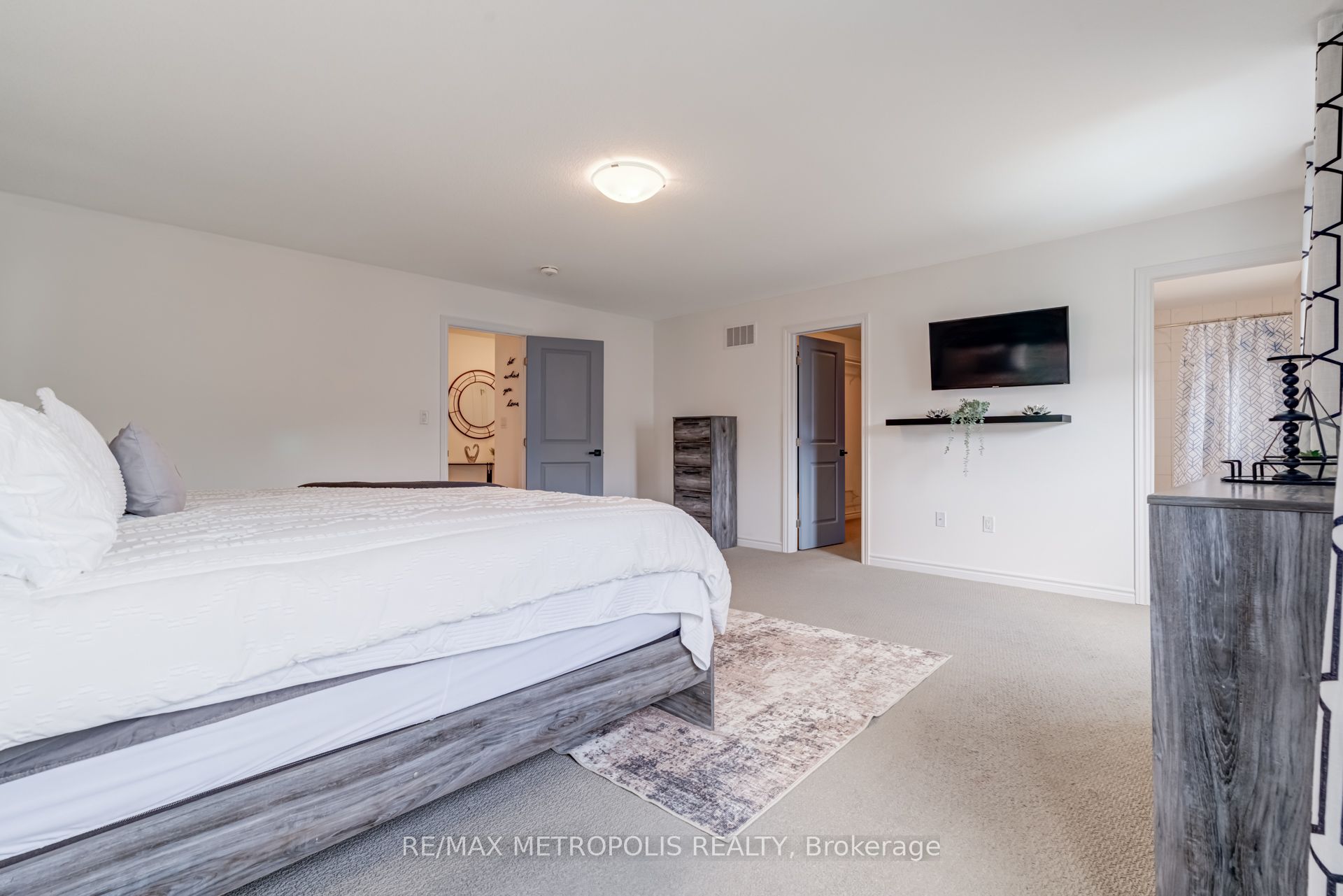 177 Longboat Run W Property Photo 17