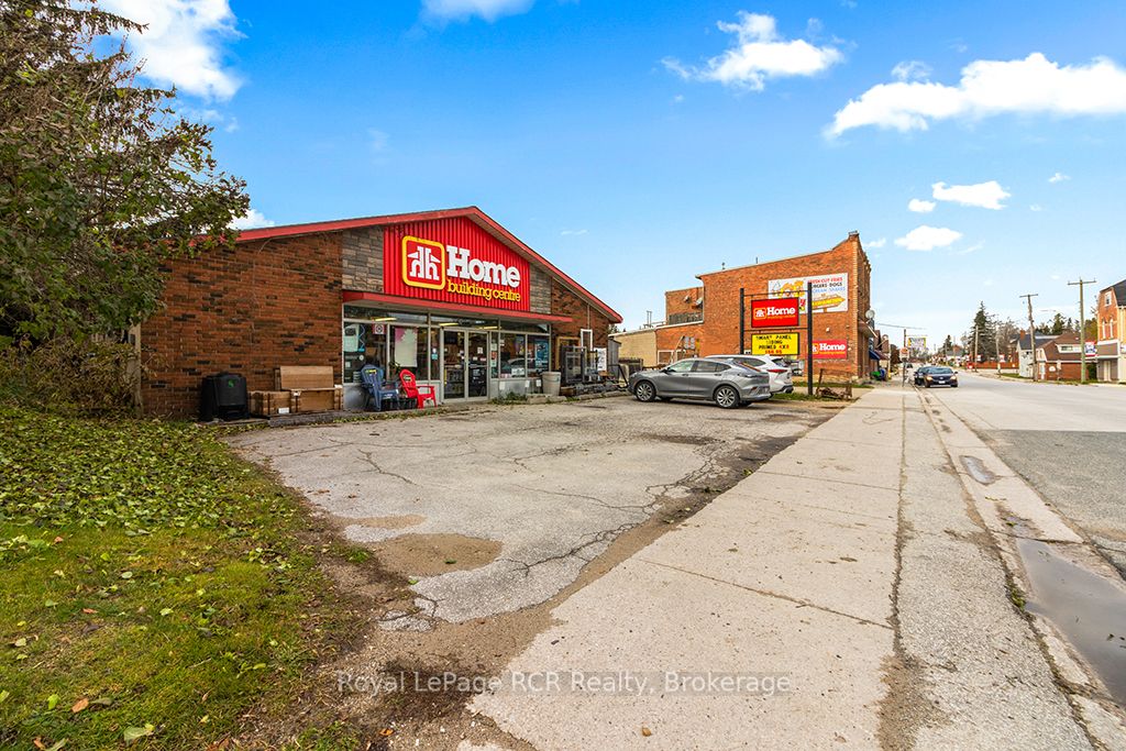 260/248 N Garafraxa Street N Property Photo 3