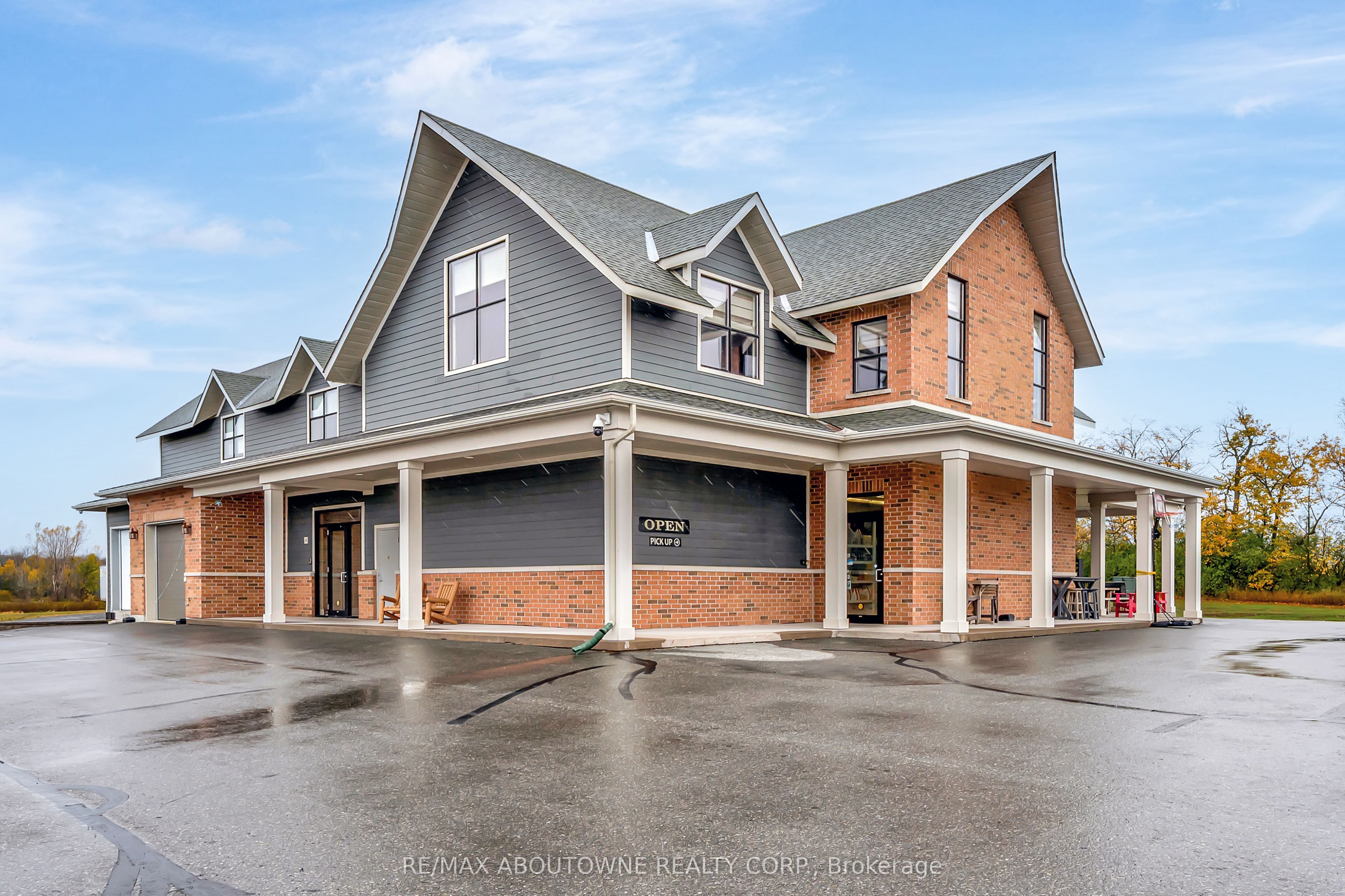 842 Hamilton Rd Property Photo 7