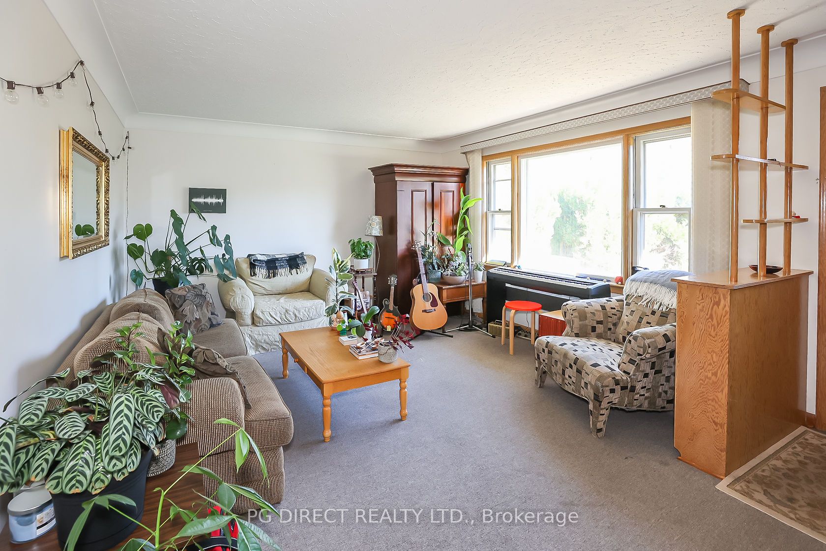 557 Mississagua Street Property Photo 4