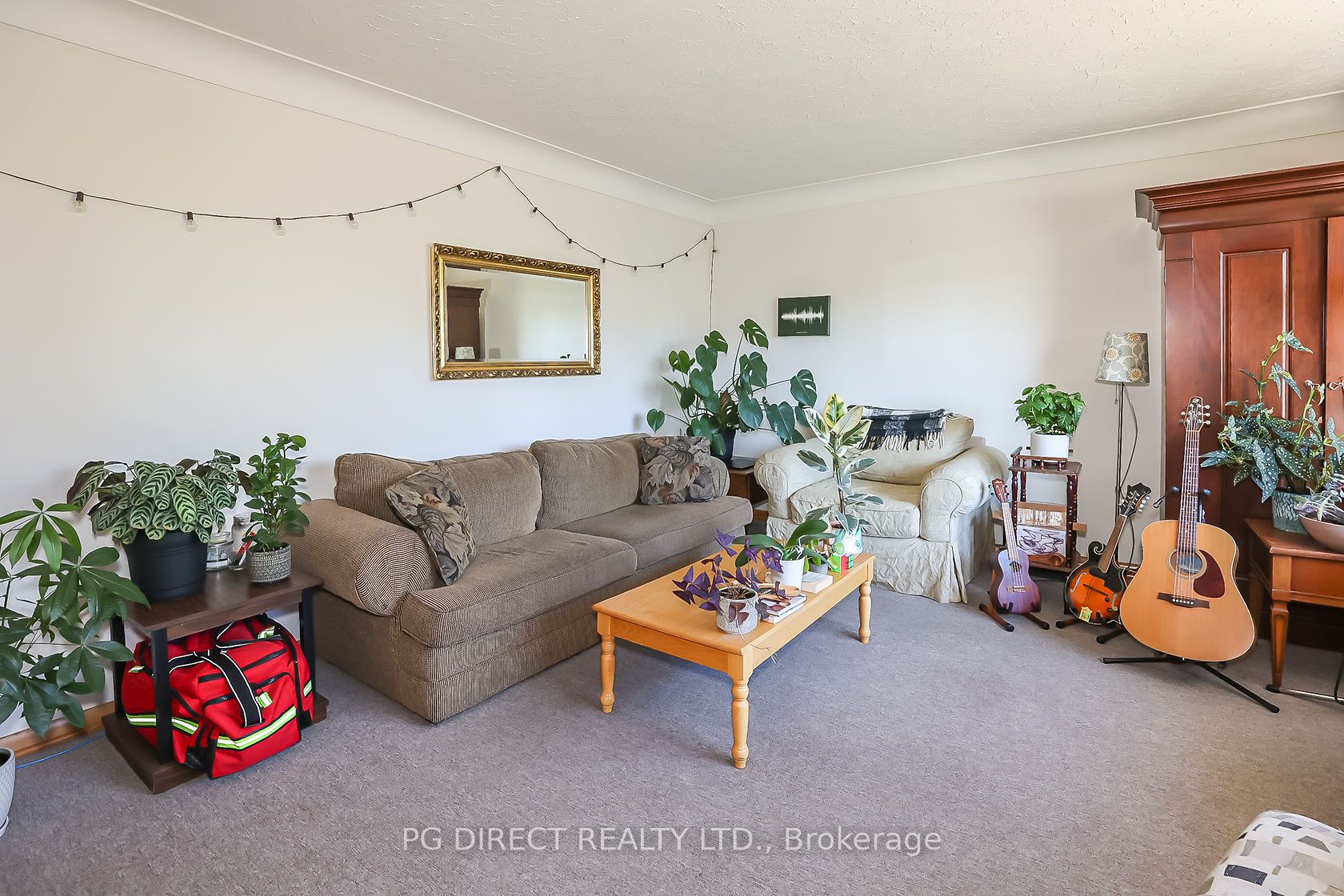 557 Mississagua Street Property Photo 5