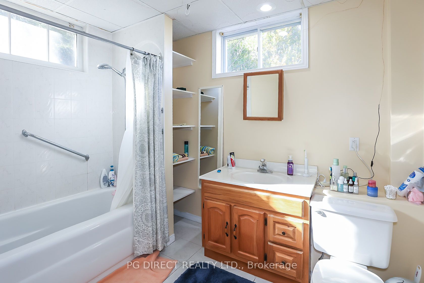 557 Mississagua Street Property Photo 17