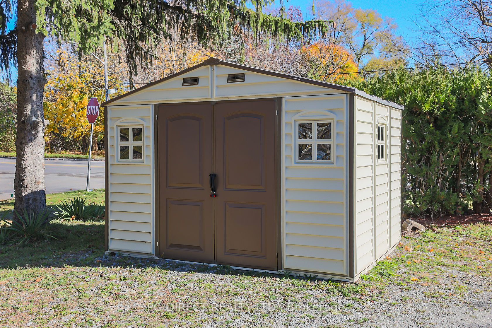 557 Mississagua Street Property Photo 19