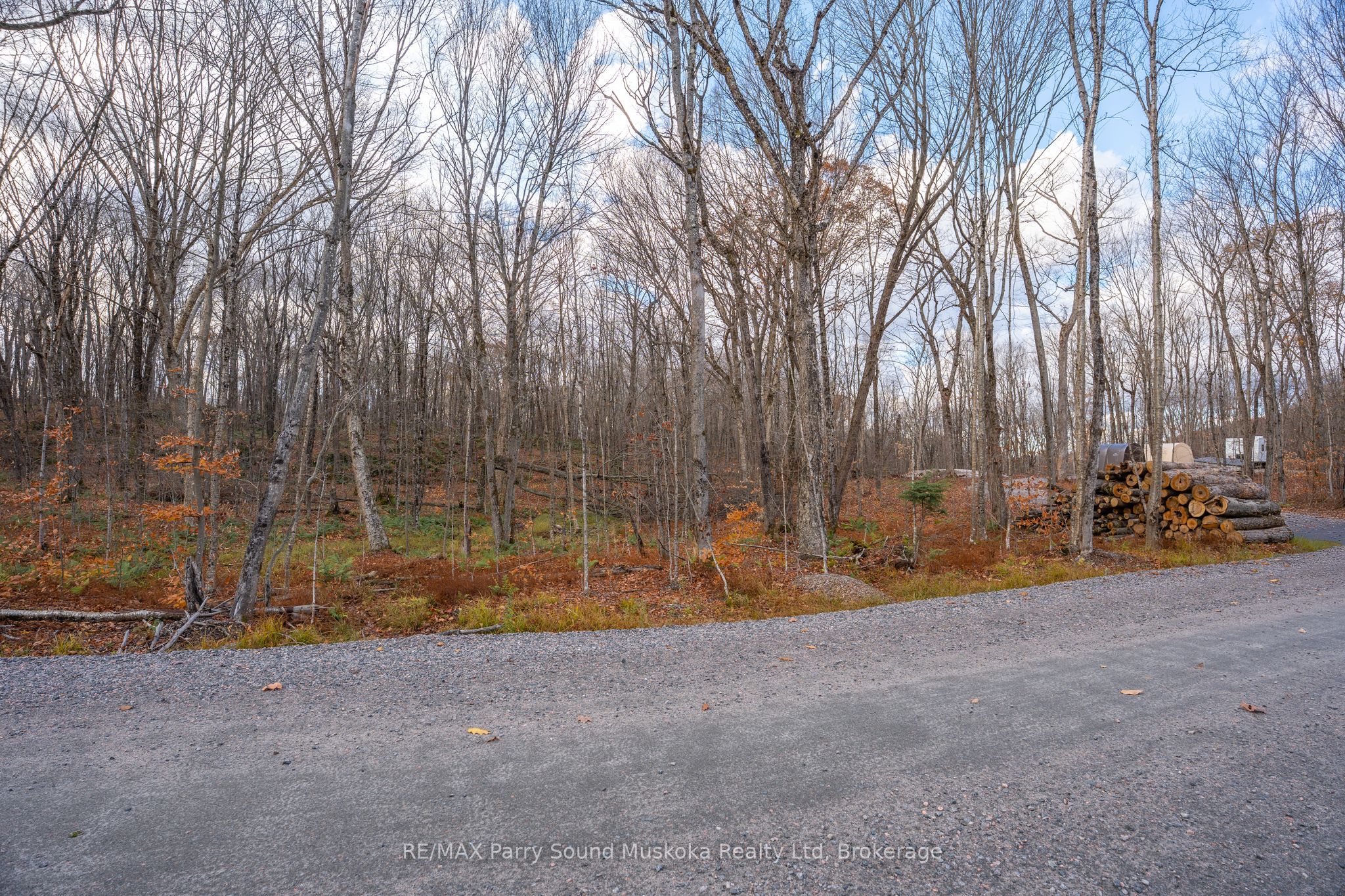 Part 7 Standing People Road Property Photo 20