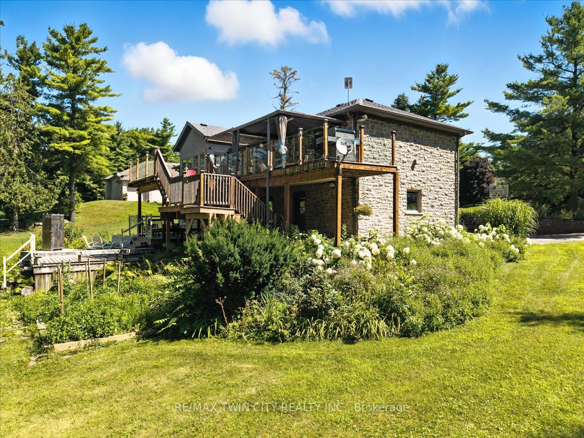 20 Grandy Lane Property Photo 2