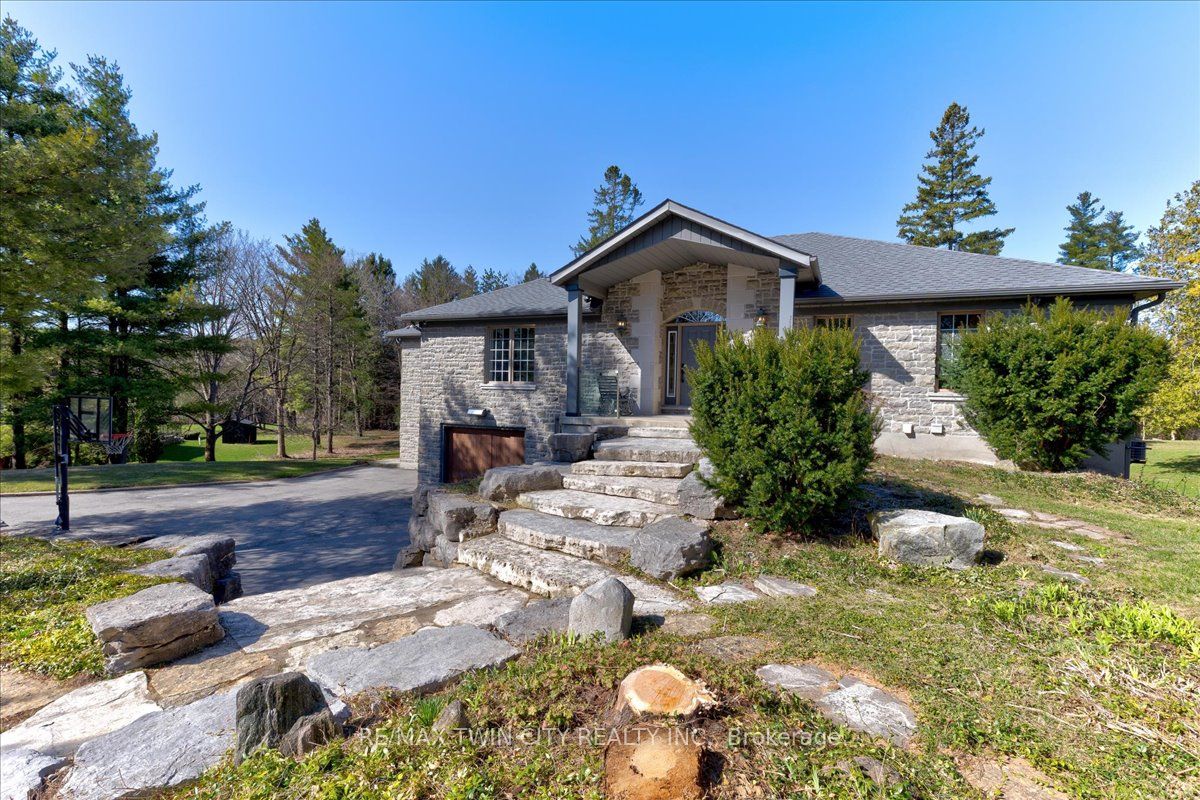 20 Grandy Lane Property Photo 3