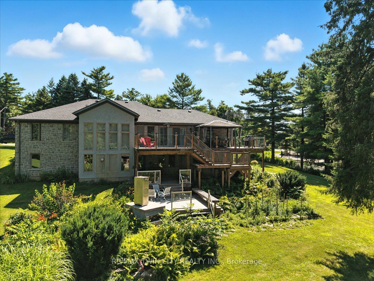 20 Grandy Lane Property Photo 5