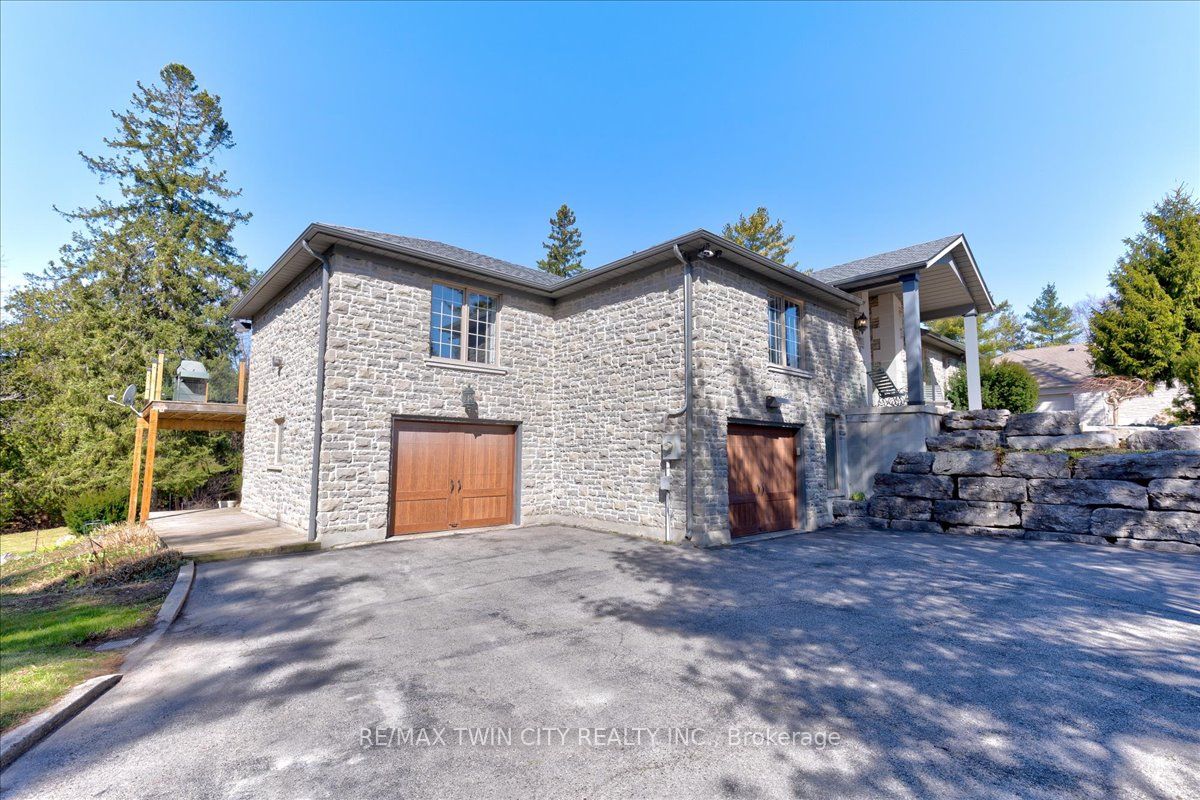 20 Grandy Lane Property Photo 6