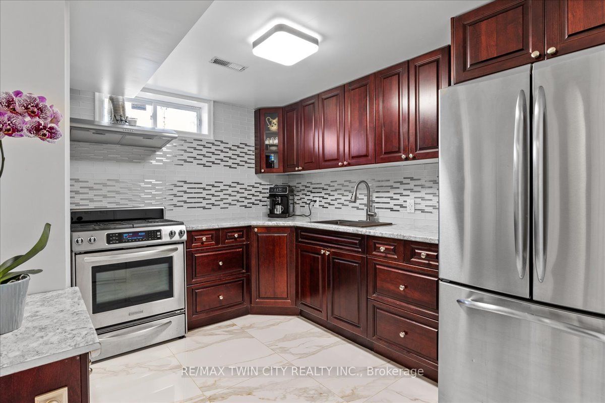 20 Grandy Lane Property Photo 32