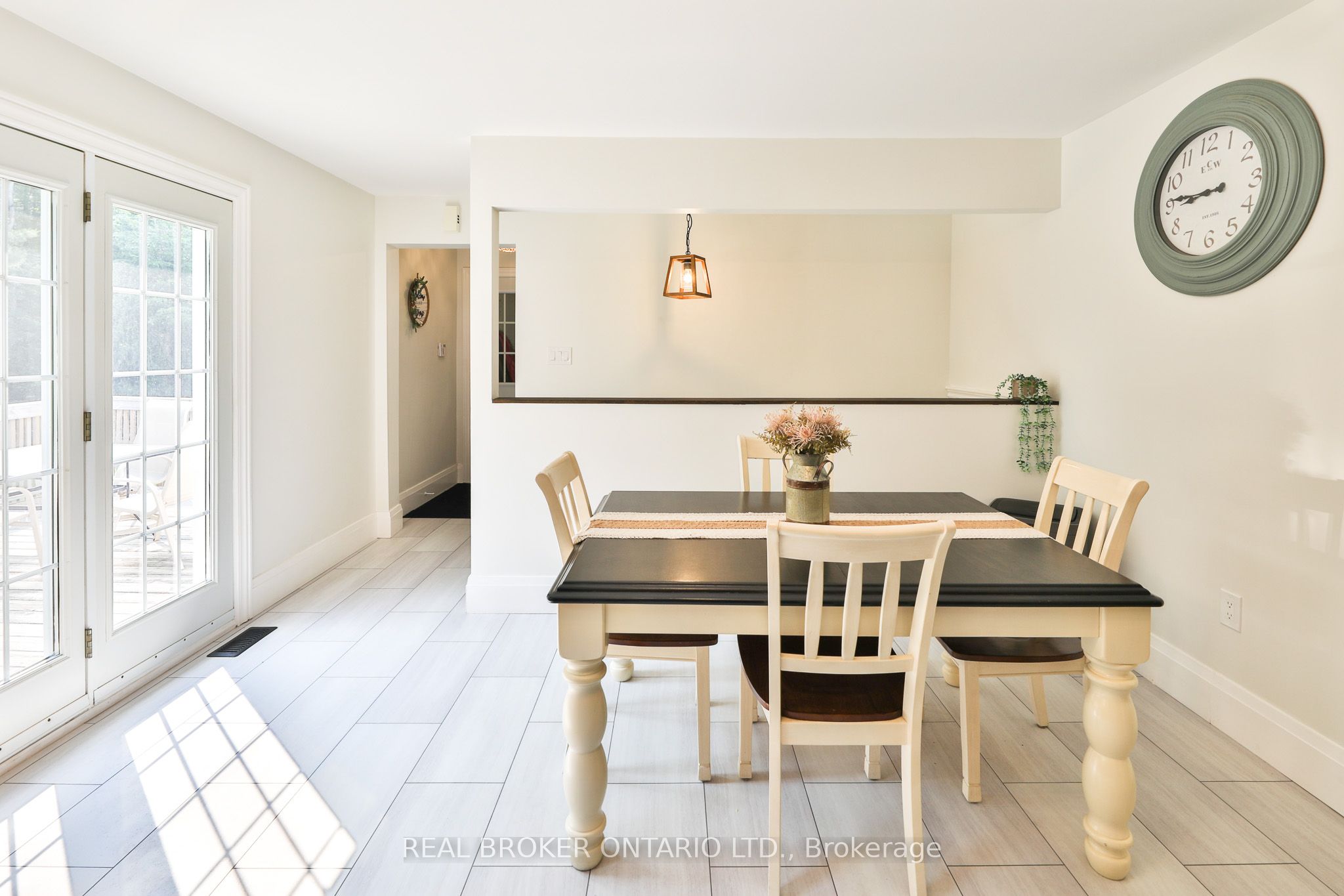 8 Benjamin Lane Property Photo 11