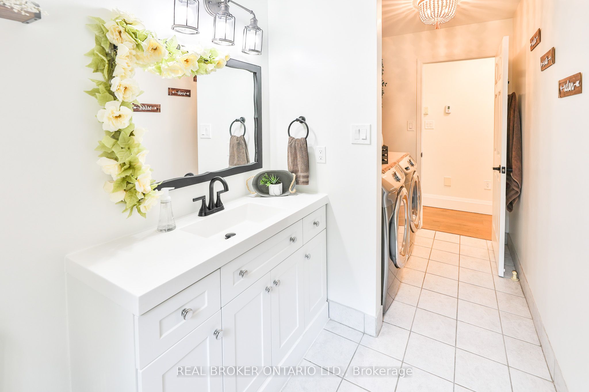 8 Benjamin Lane Property Photo 16