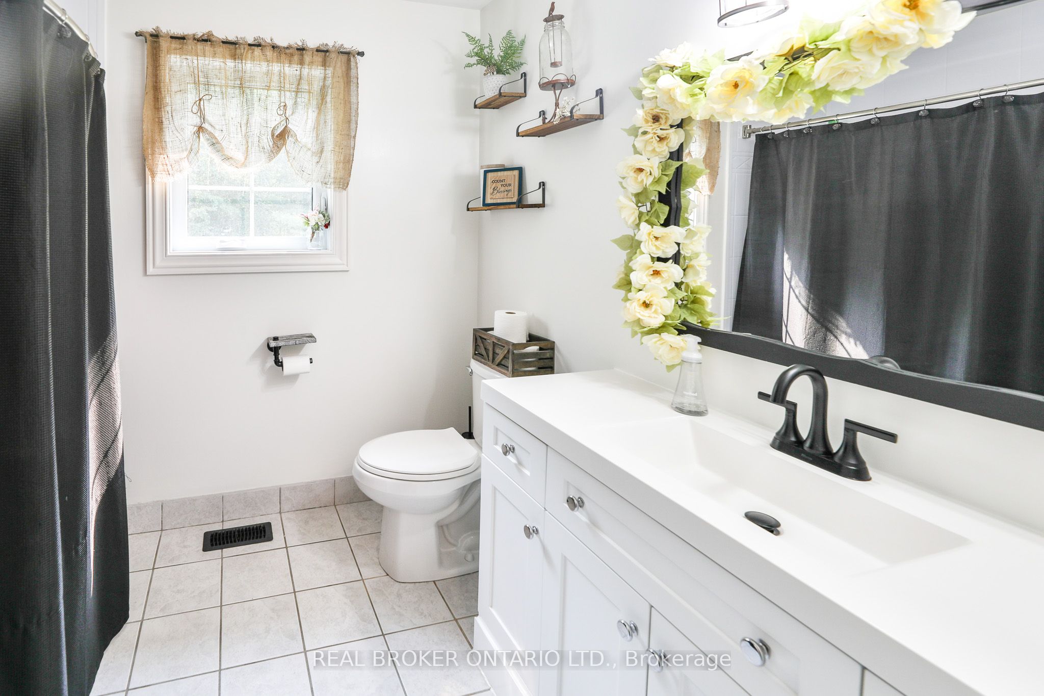 8 Benjamin Lane Property Photo 17