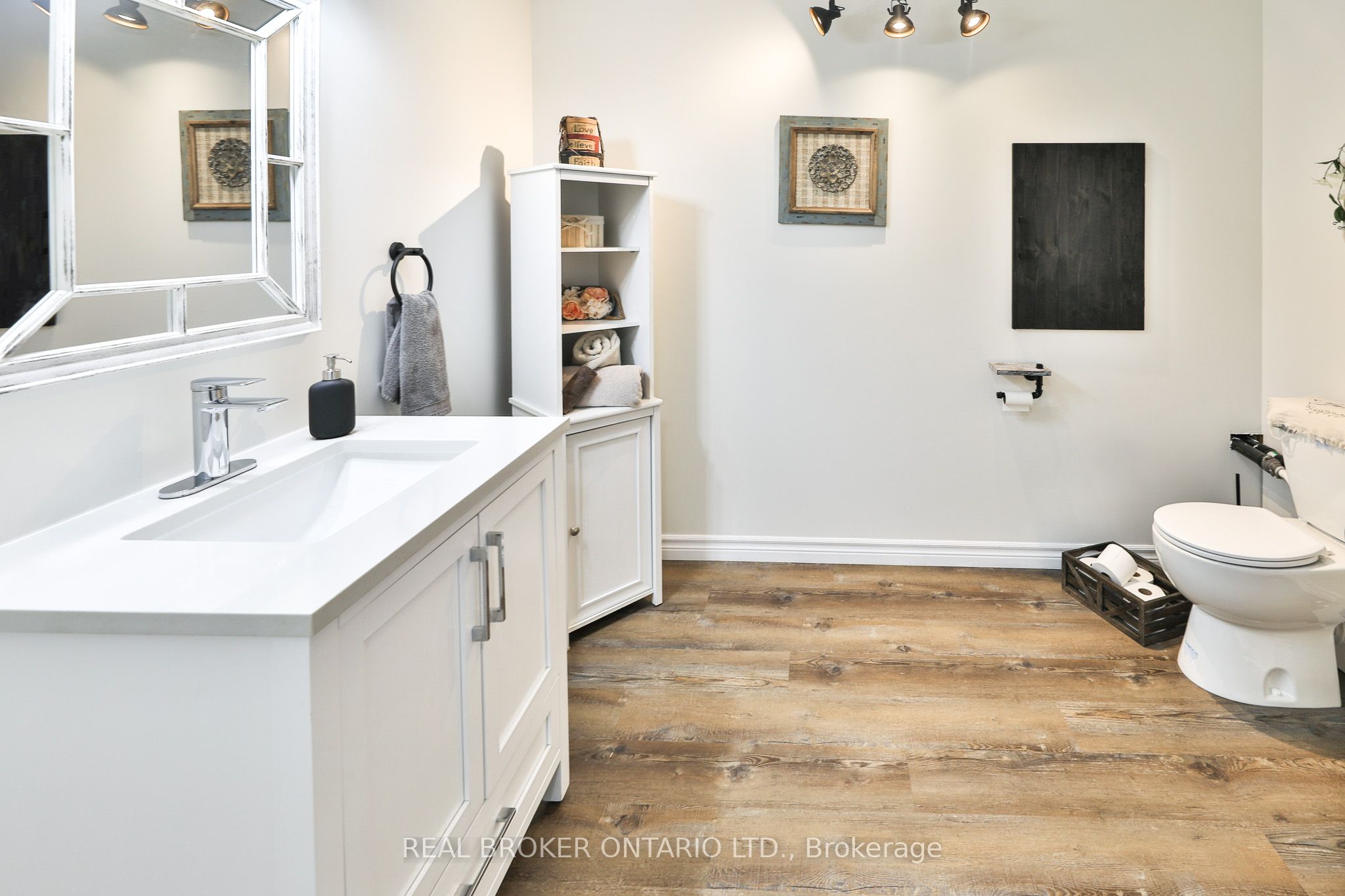 8 Benjamin Lane Property Photo 26