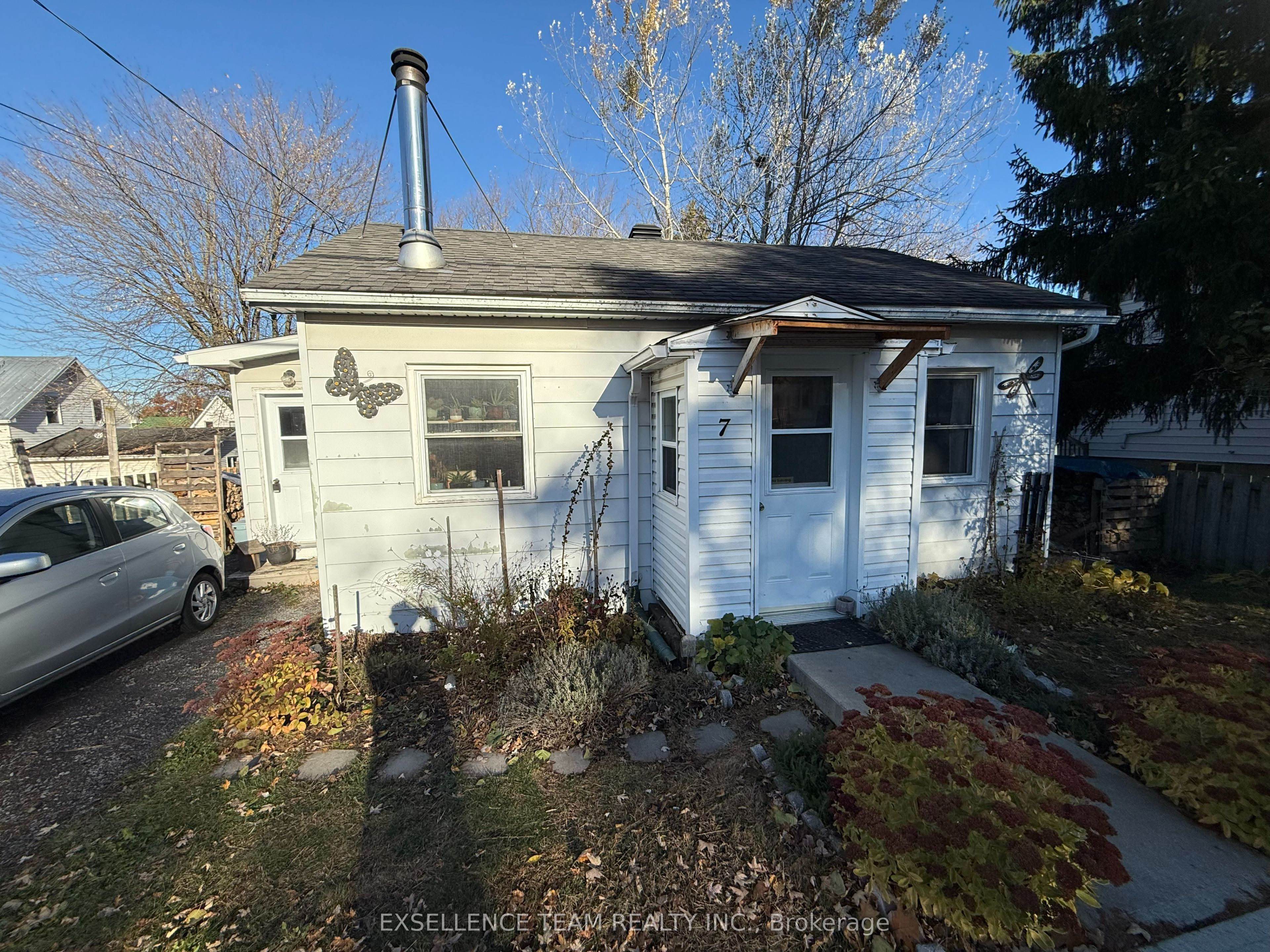 7 Mechanic Street E Property Photo 1