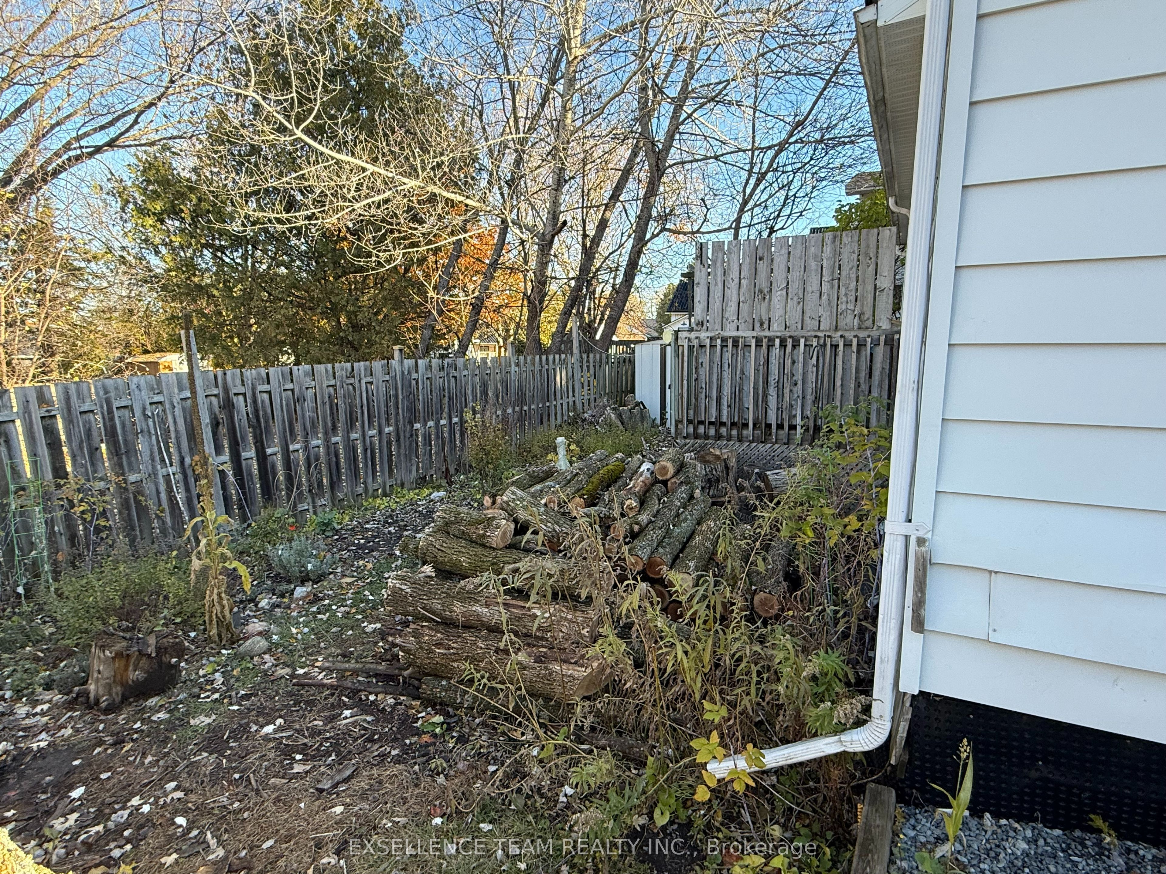 7 Mechanic Street E Property Photo 4