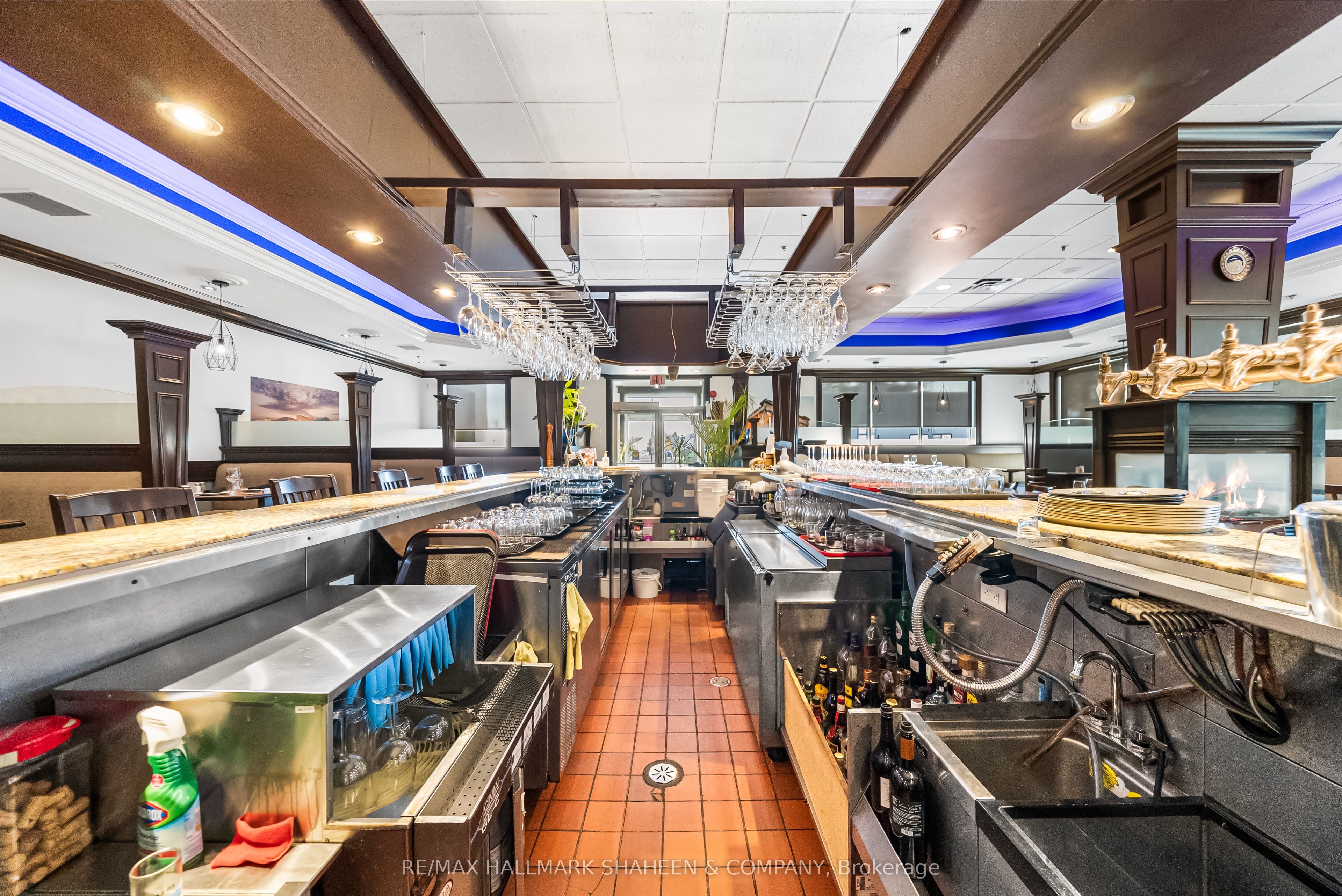 1400 Upper James Street 26 Property Photo 3