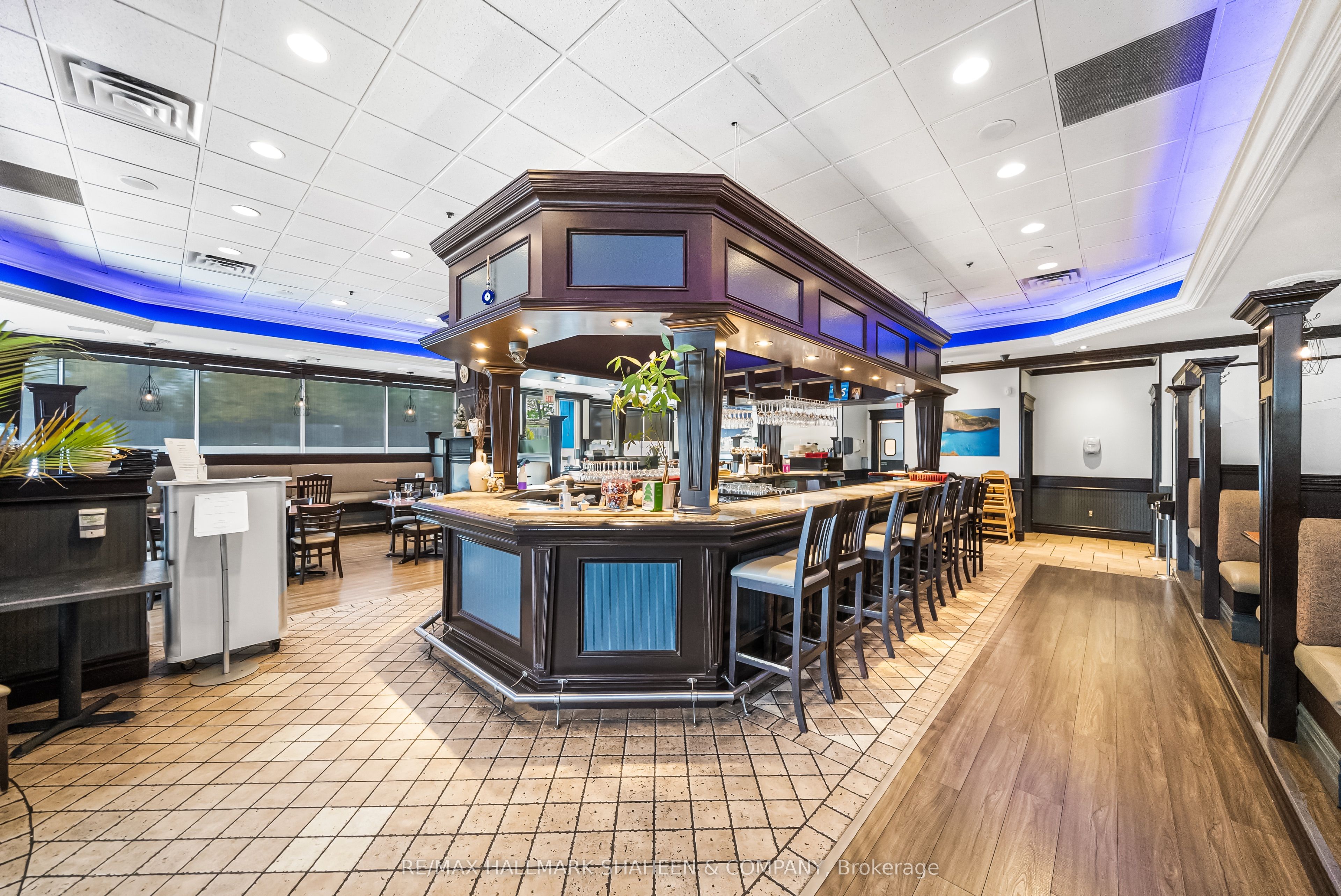 1400 Upper James Street 26 Property Photo 5