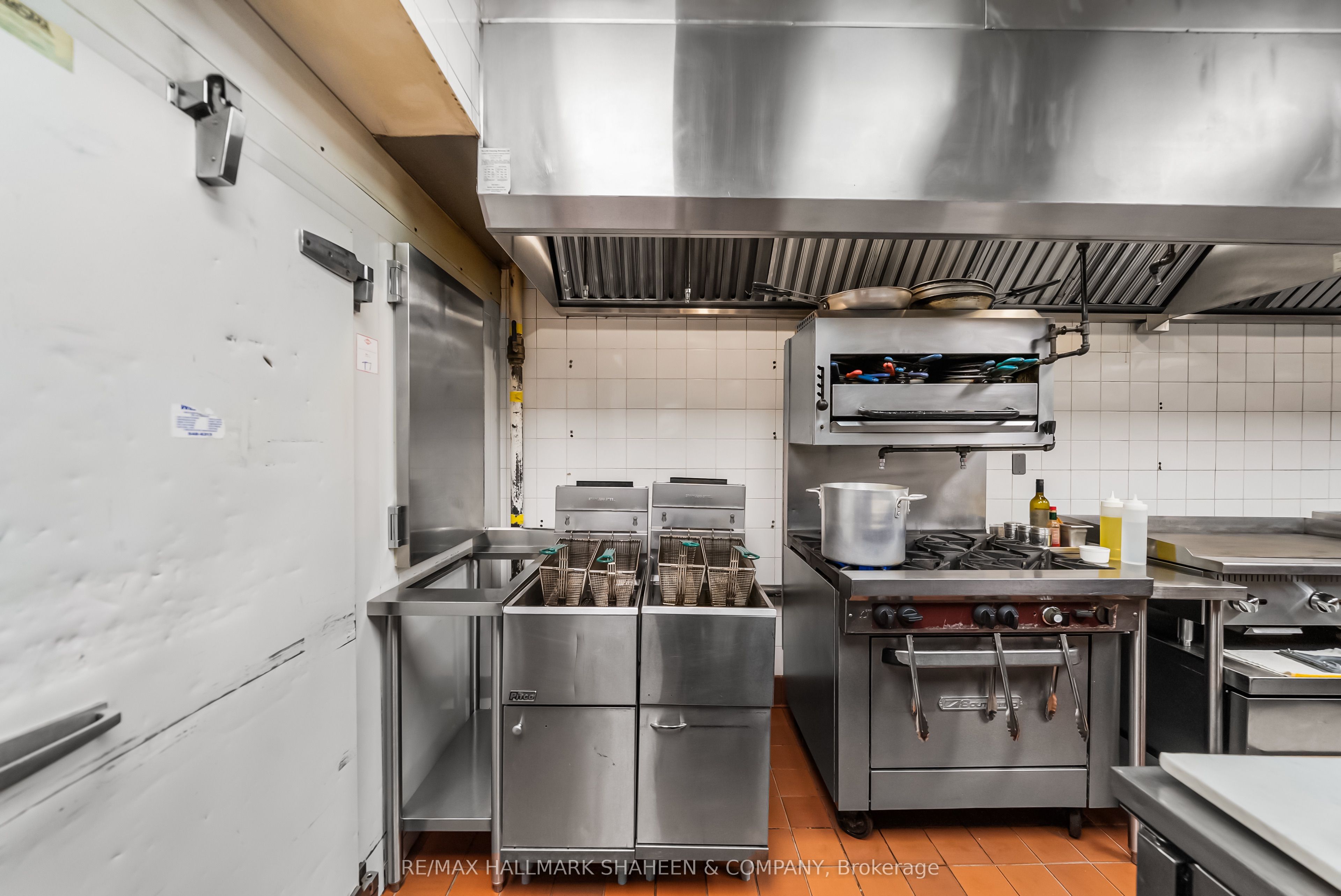 1400 Upper James Street 26 Property Photo 16