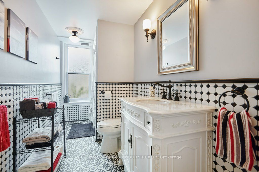 35 Lakeshore Drive Property Photo 11