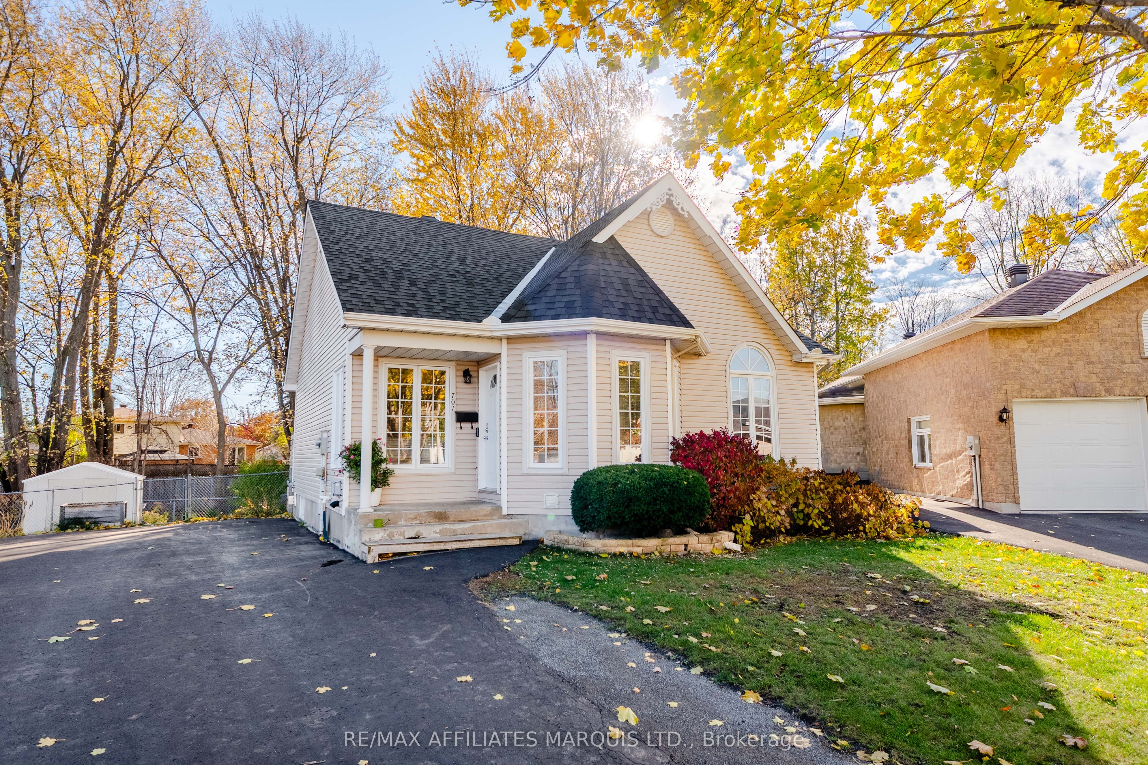 701 Robin Court Property Photo 1