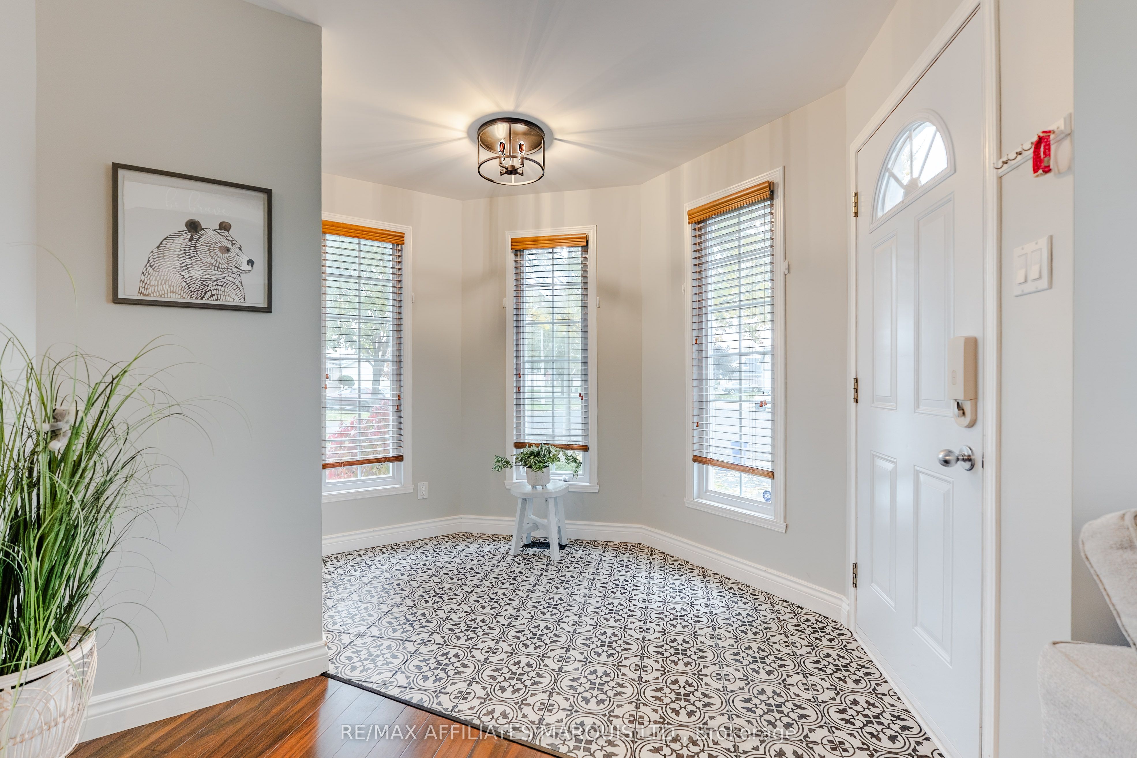 701 Robin Court Property Photo 6