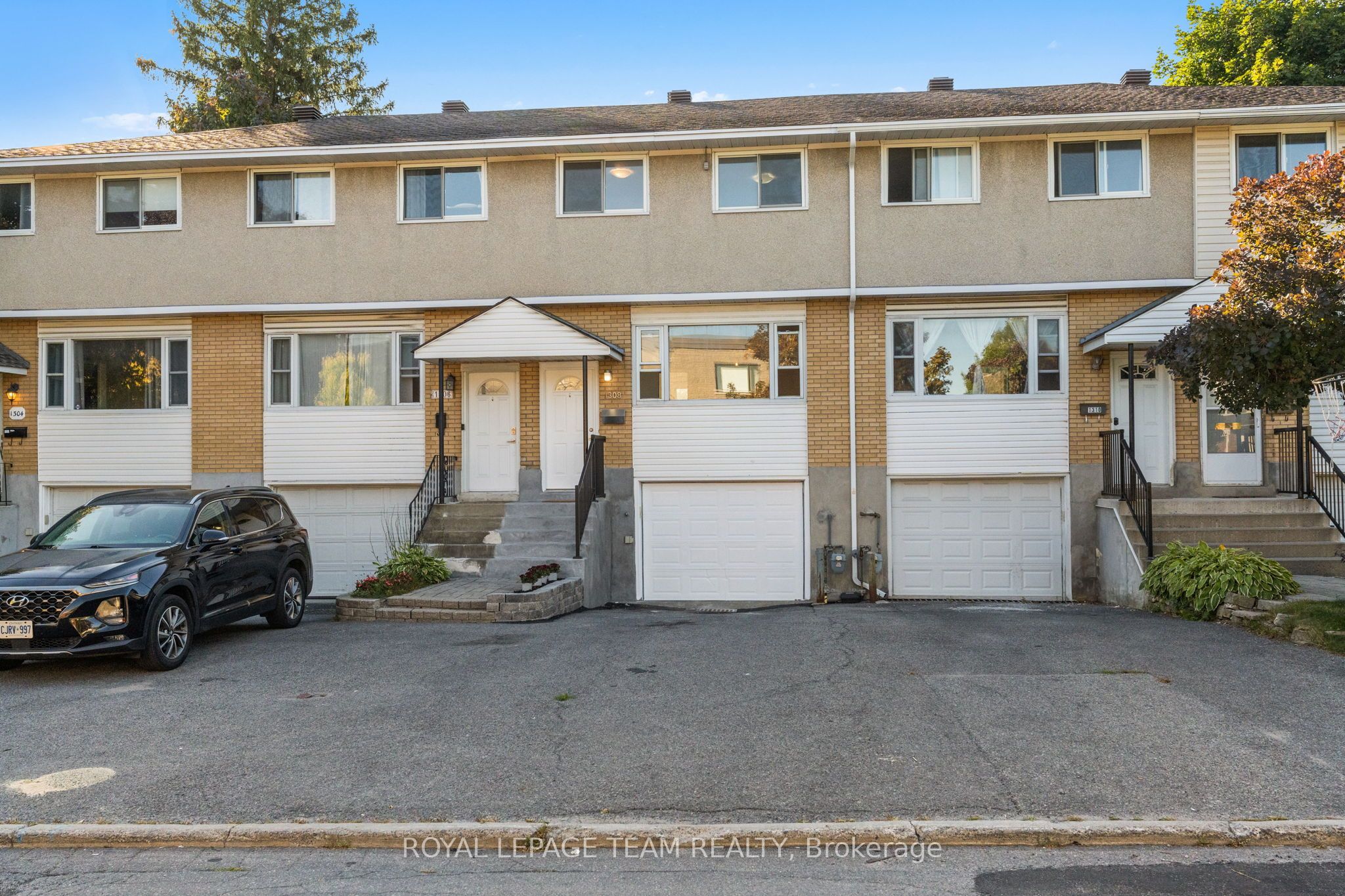 1308 Summerville Avenue Property Photo 1