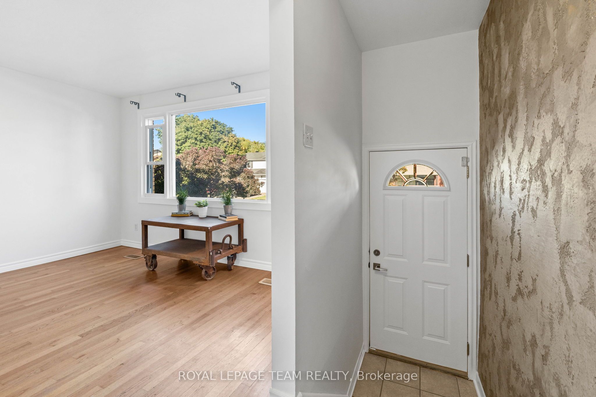 1308 Summerville Avenue Property Photo 8