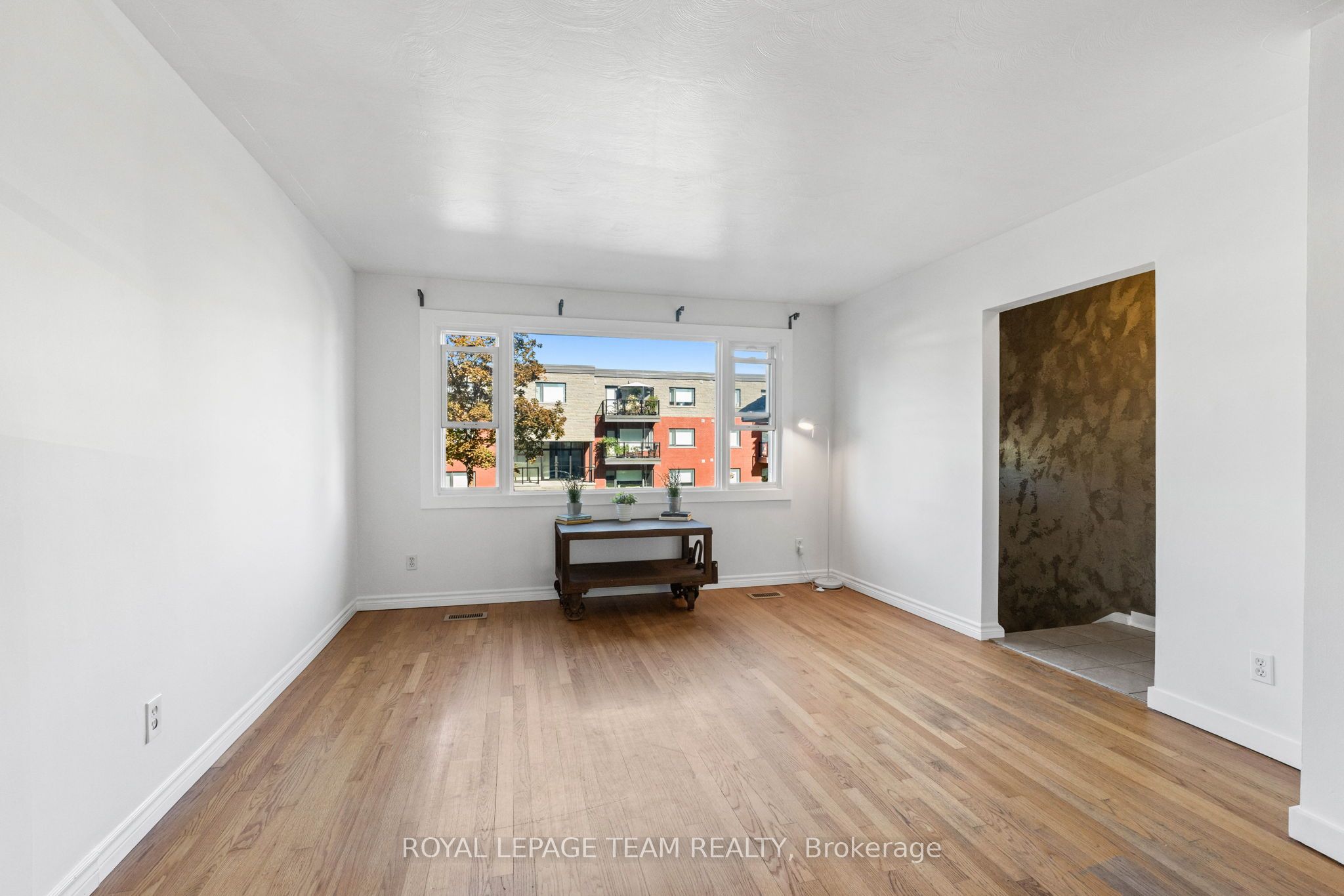 1308 Summerville Avenue Property Photo 9