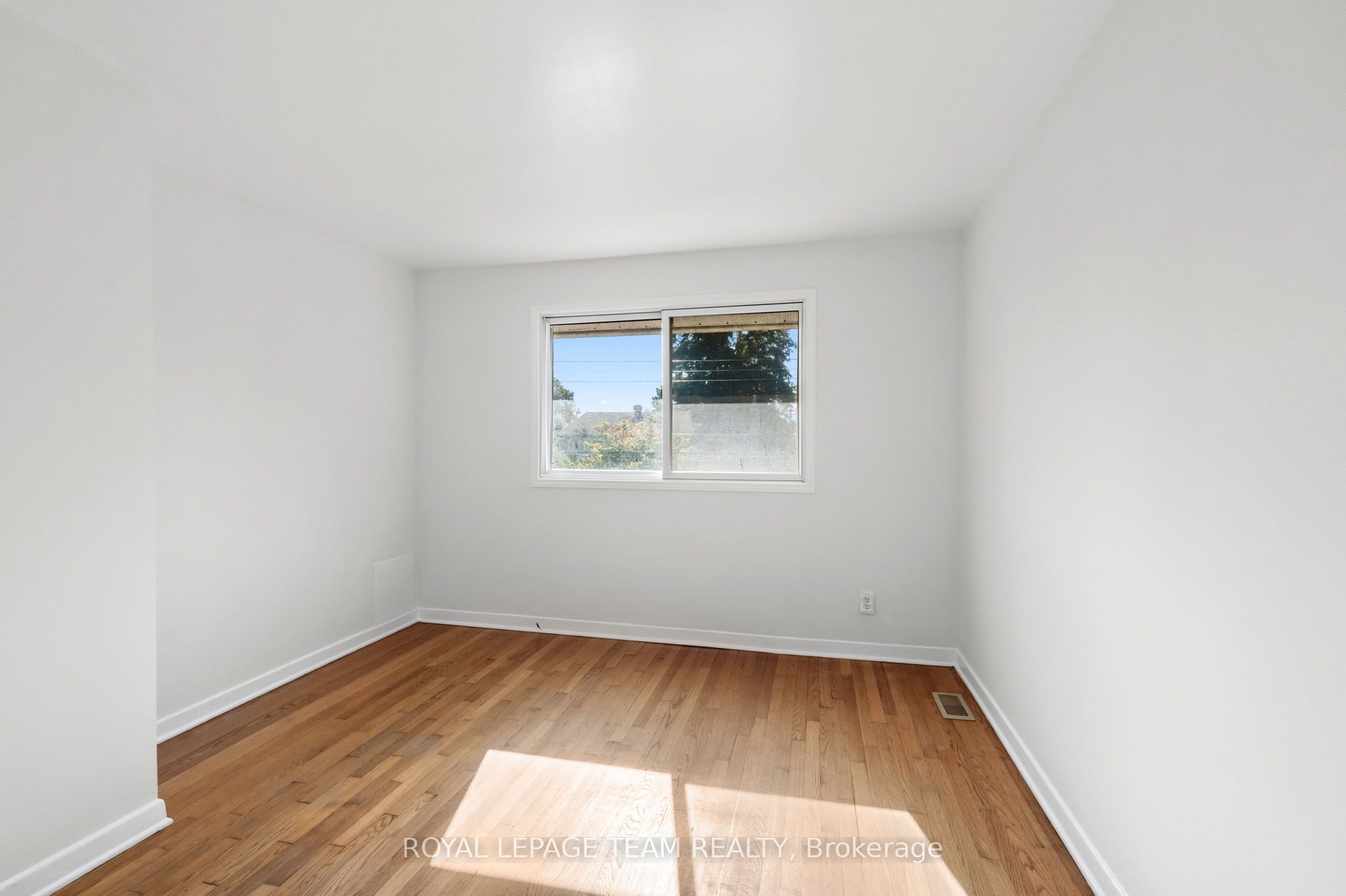 1308 Summerville Avenue Property Photo 27