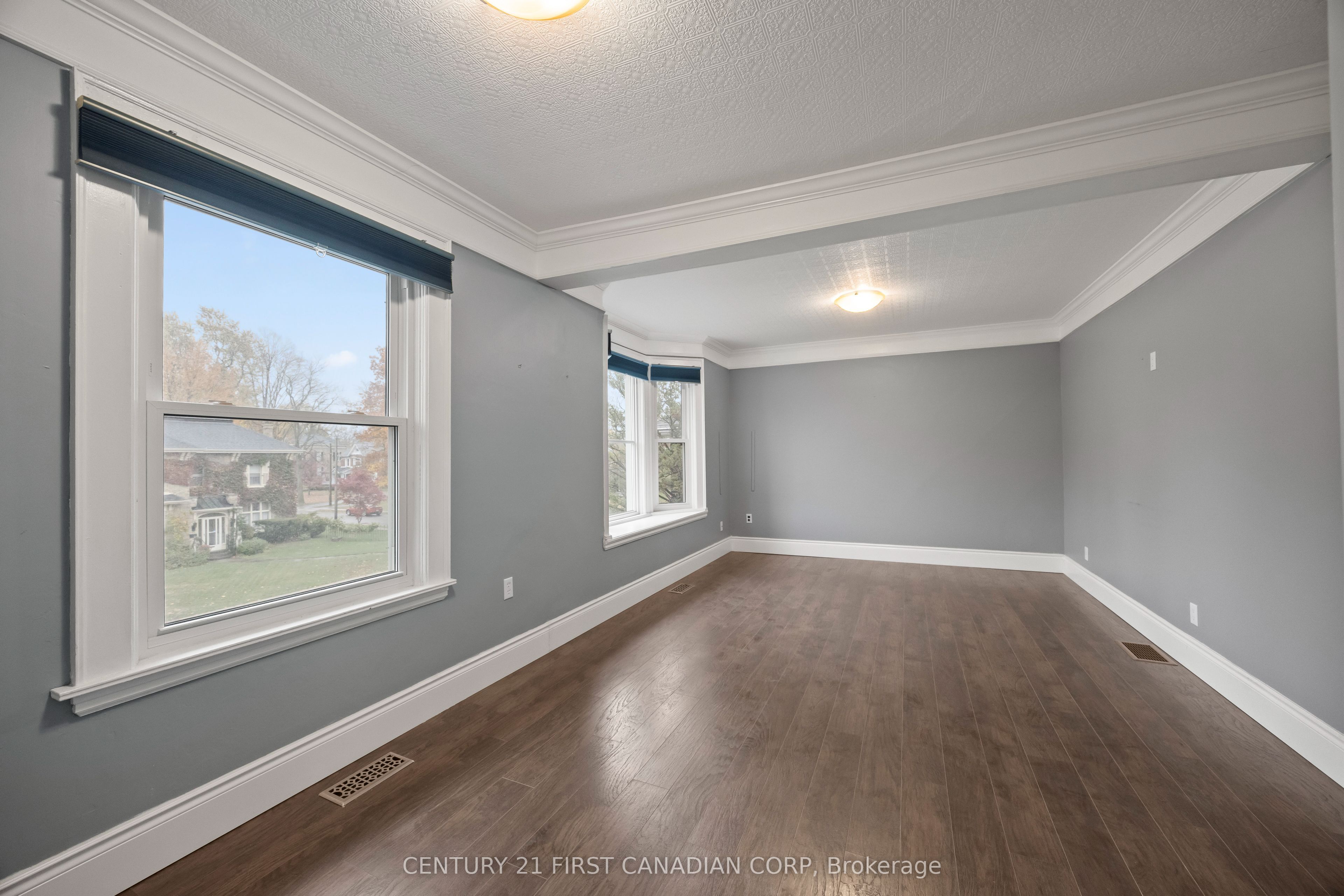 92 Hincks Street 2 Property Photo 5