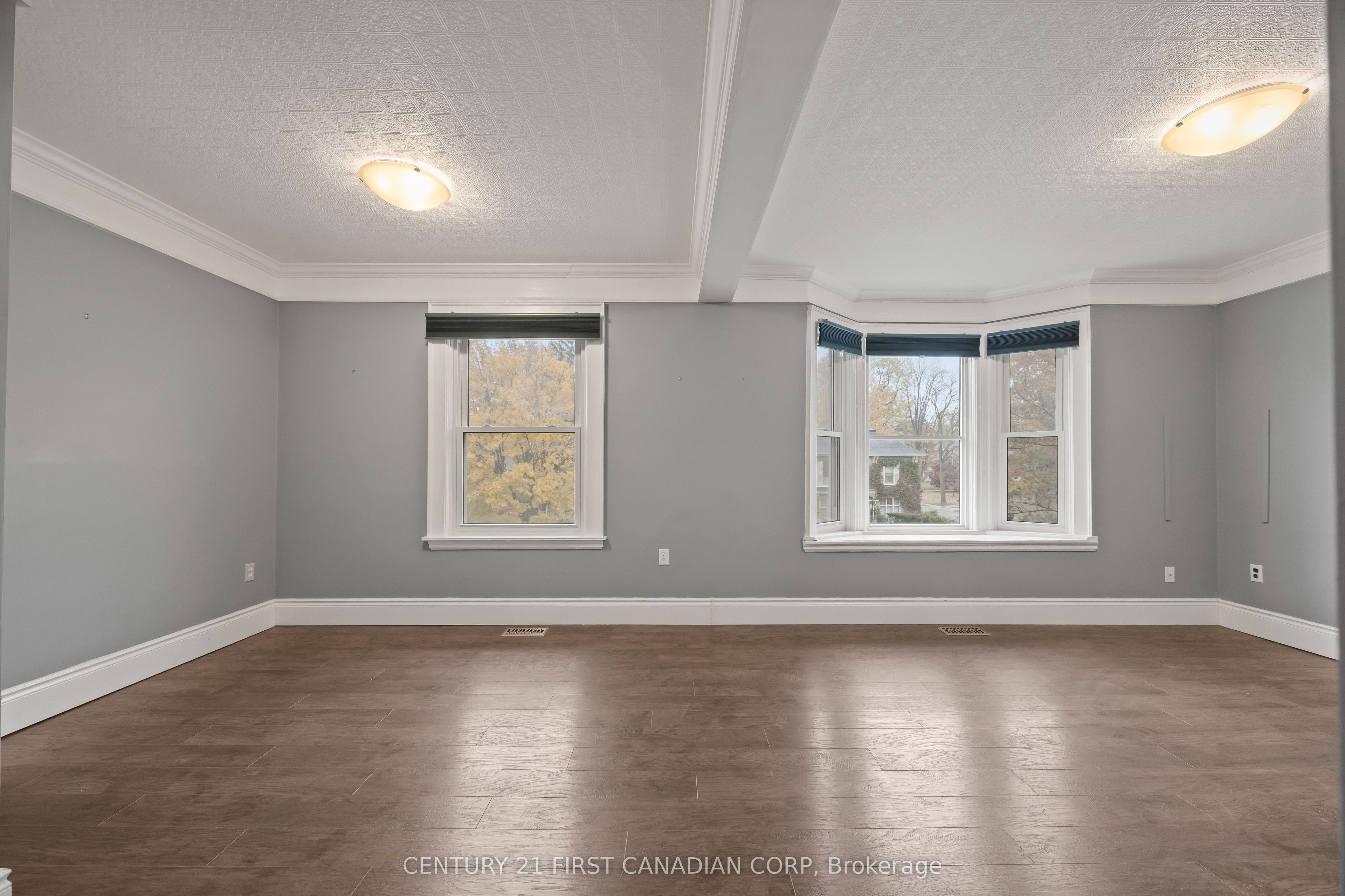 92 Hincks Street 2 Property Photo 7