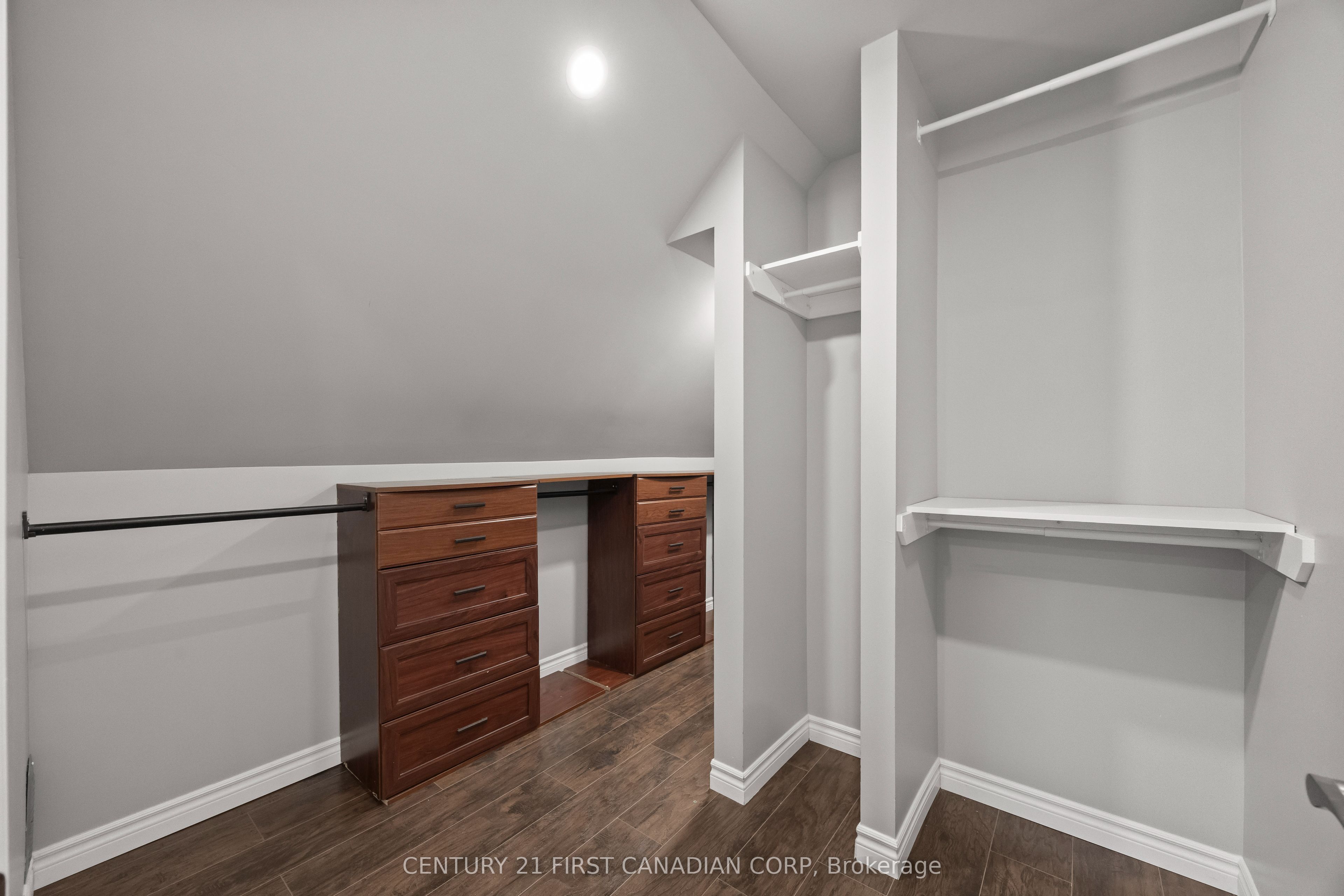 92 Hincks Street 2 Property Photo 20