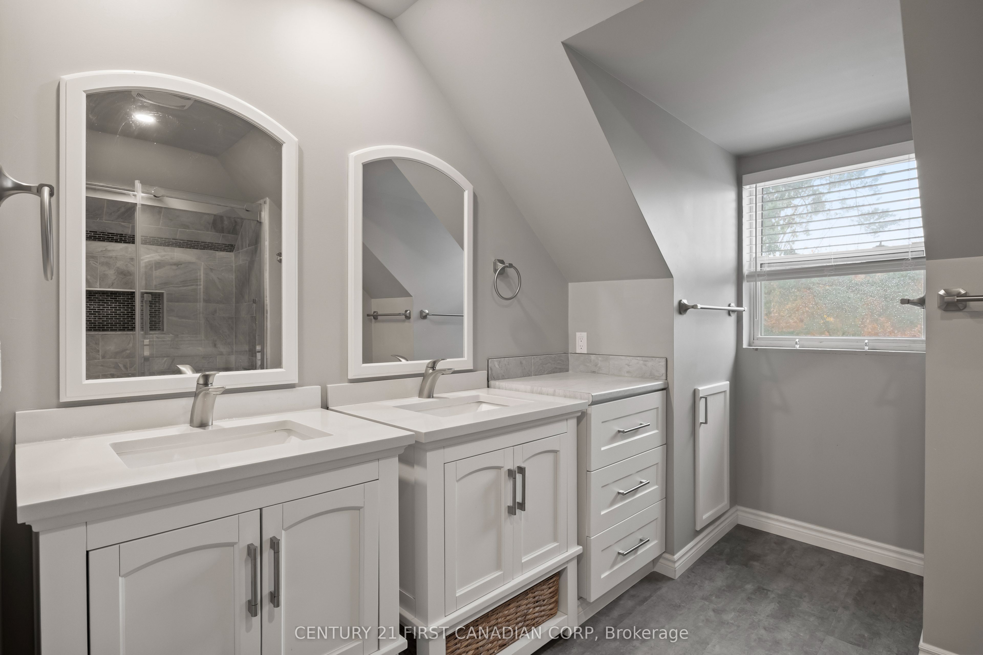 92 Hincks Street 2 Property Photo 22