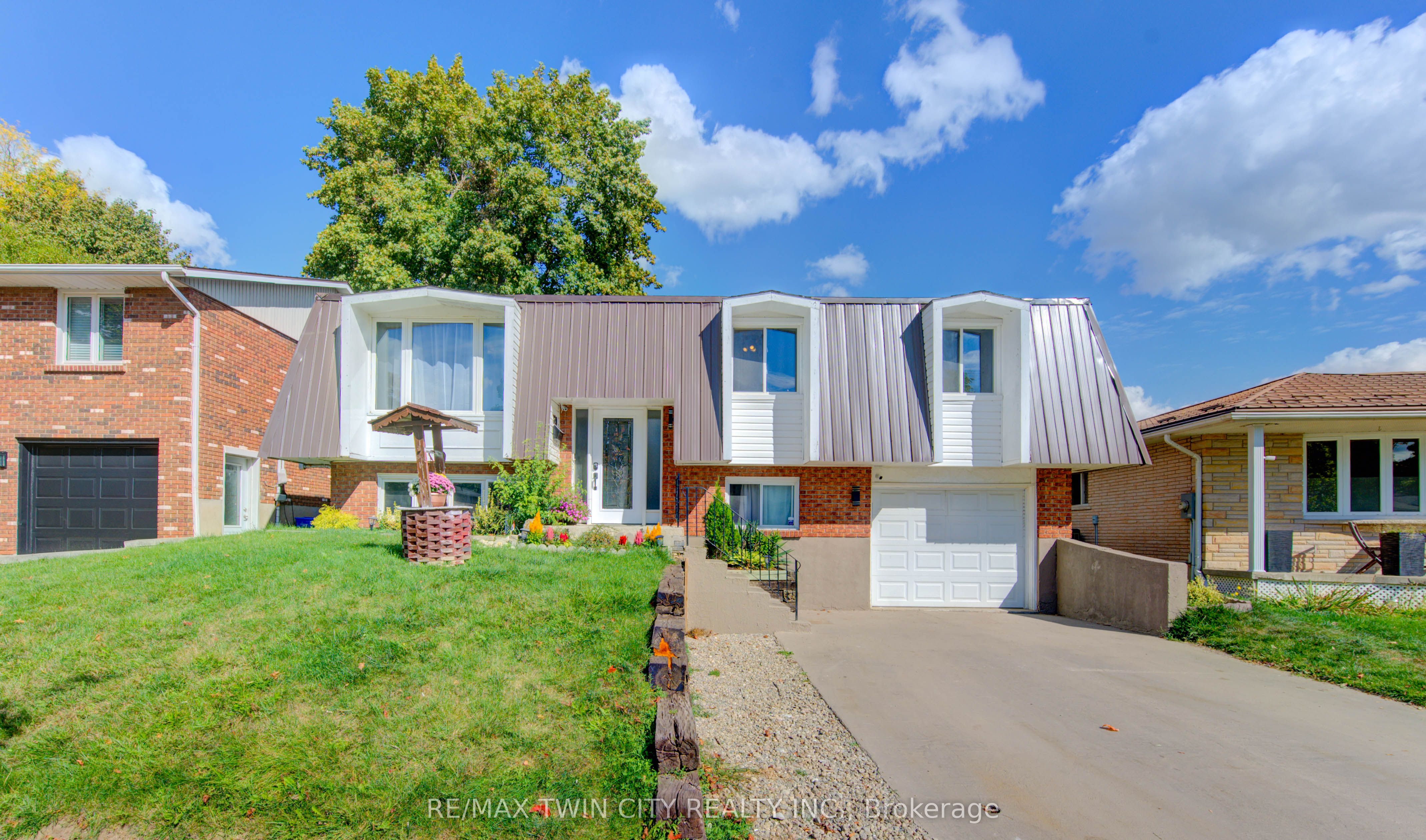 320 Country Hill Drive Property Photo 2