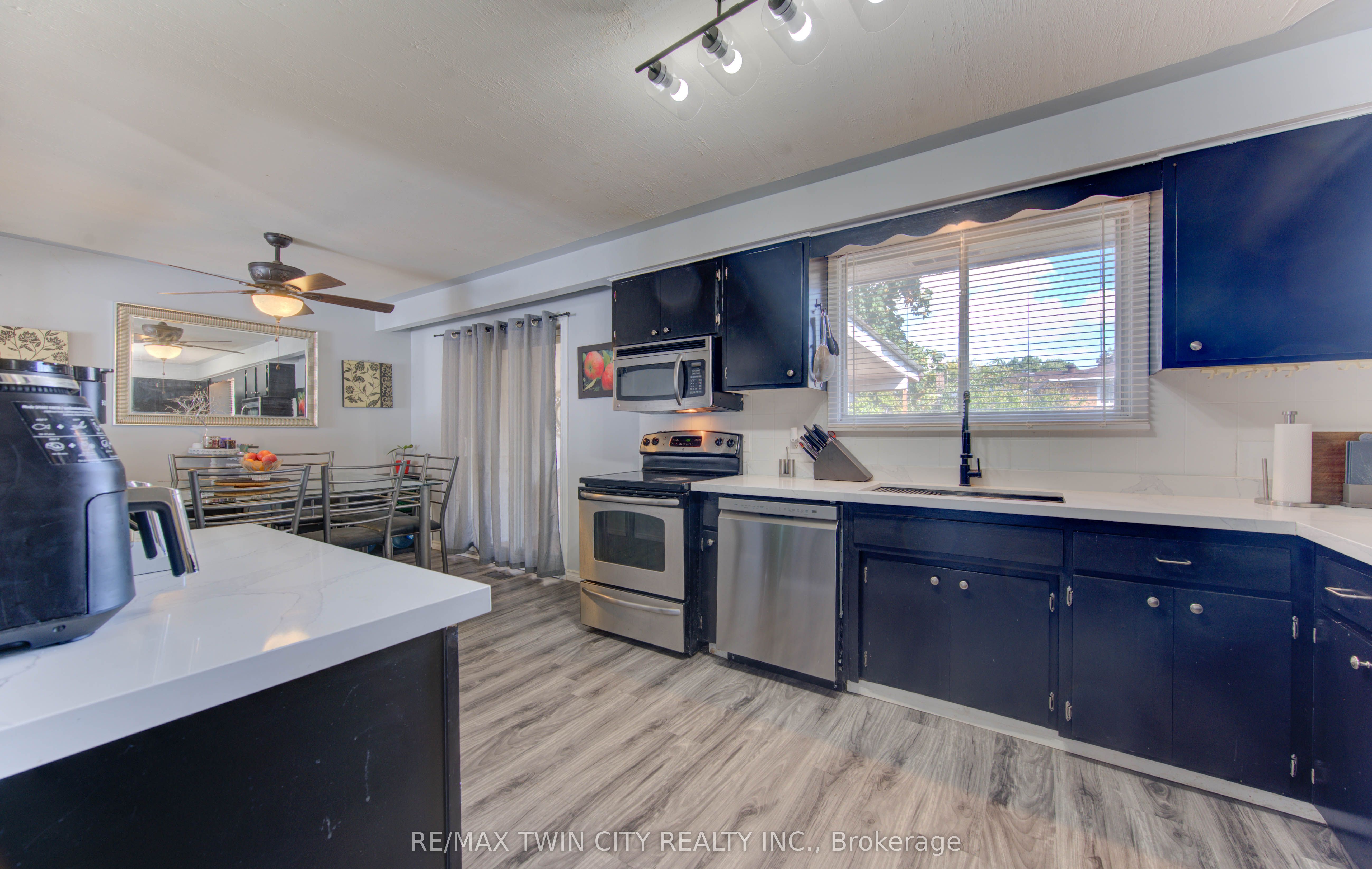 320 Country Hill Drive Property Photo 12