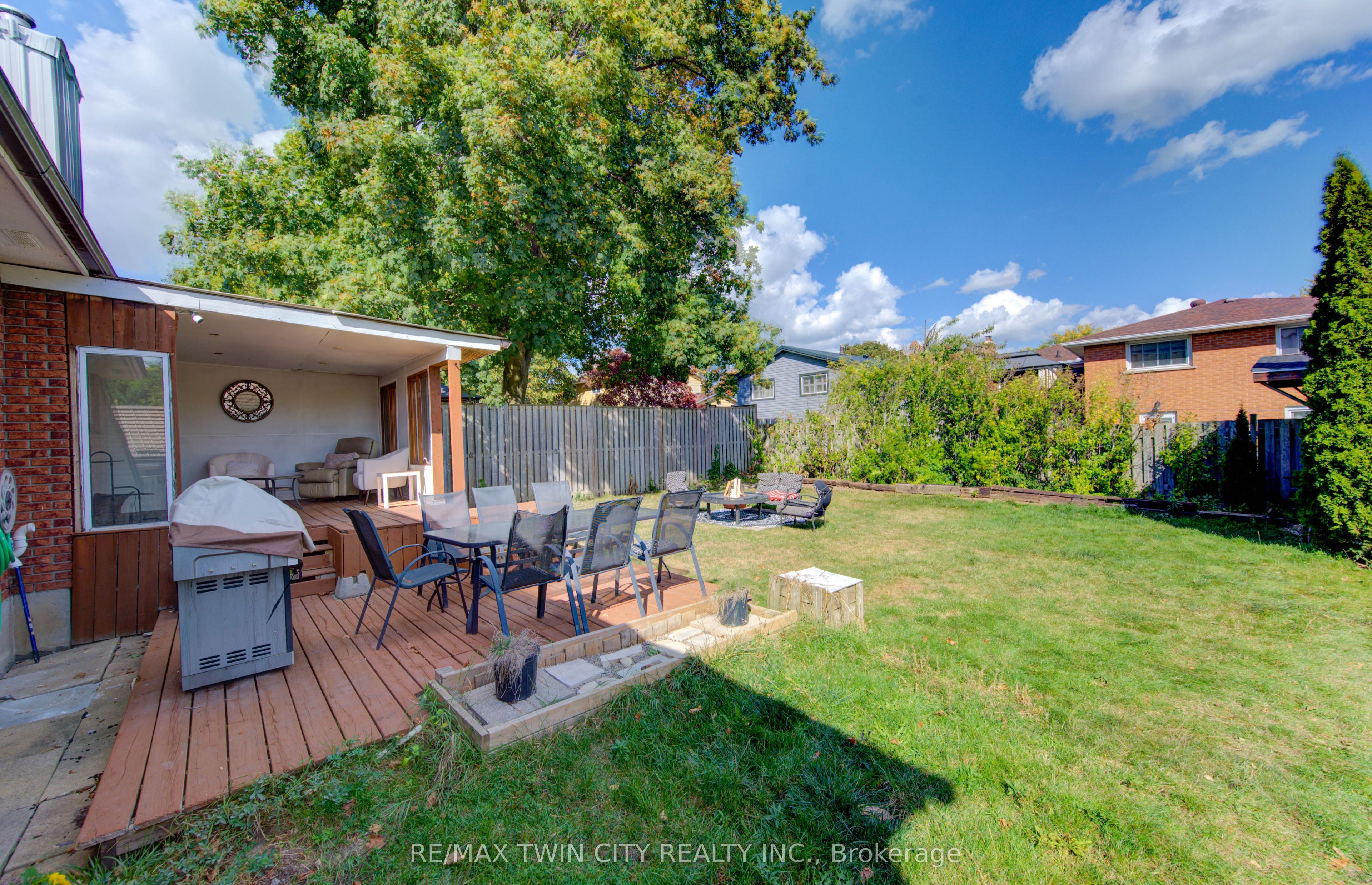 320 Country Hill Drive Property Photo 33